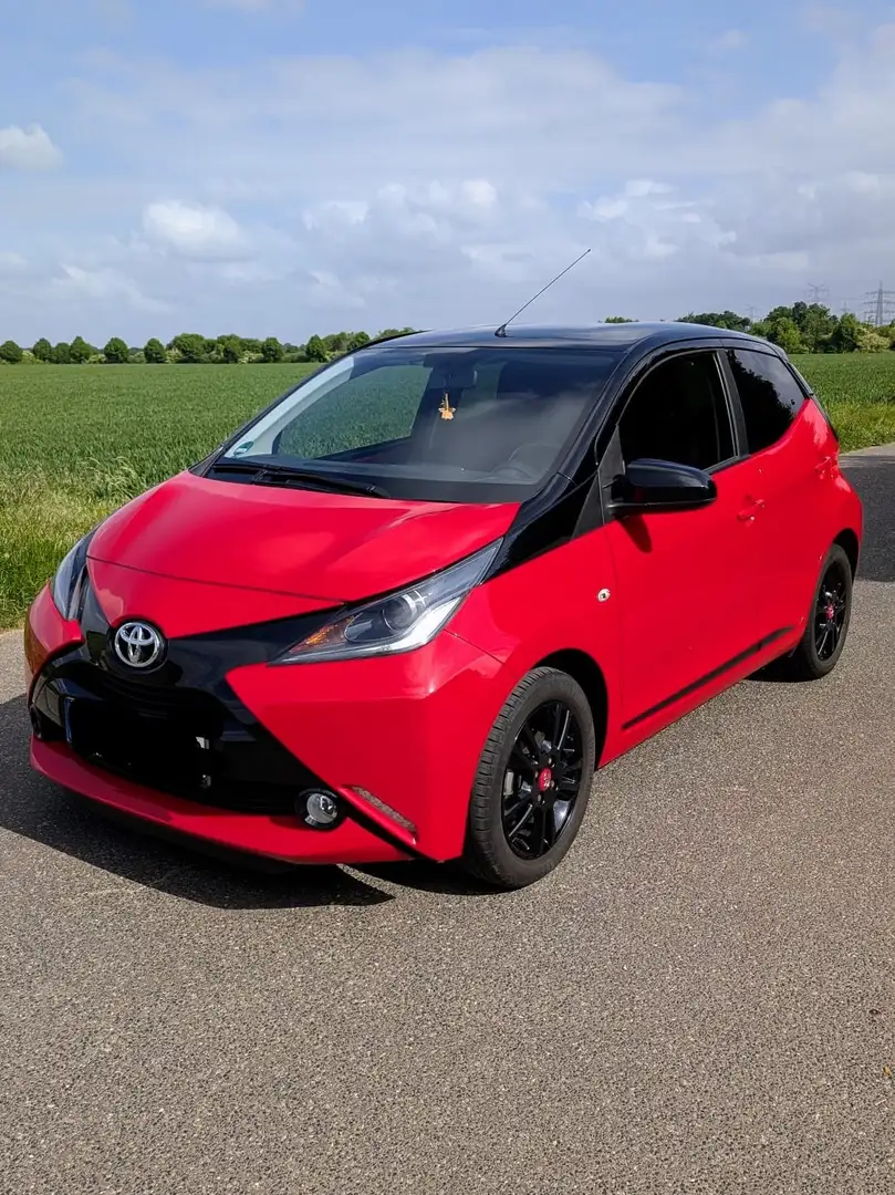 Toyota Aygo Aygo x-cite Style Selection NAVI KAMERA KEYLESS Rot - 1