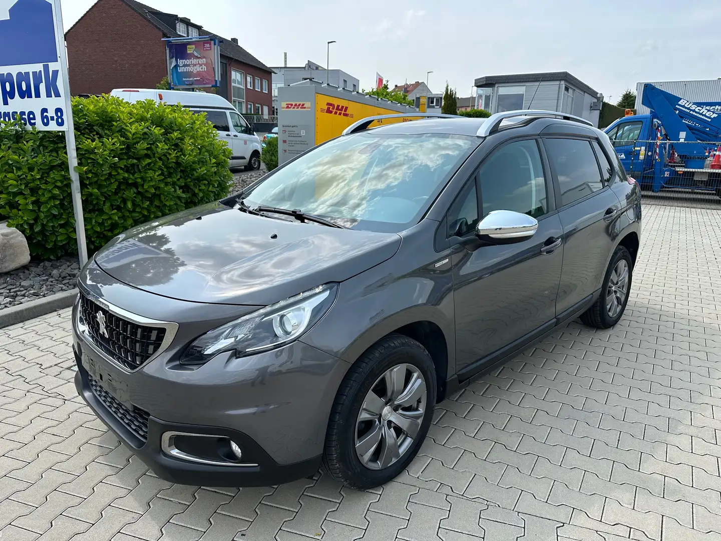 Peugeot 2008 Style Navi Grijs - 1