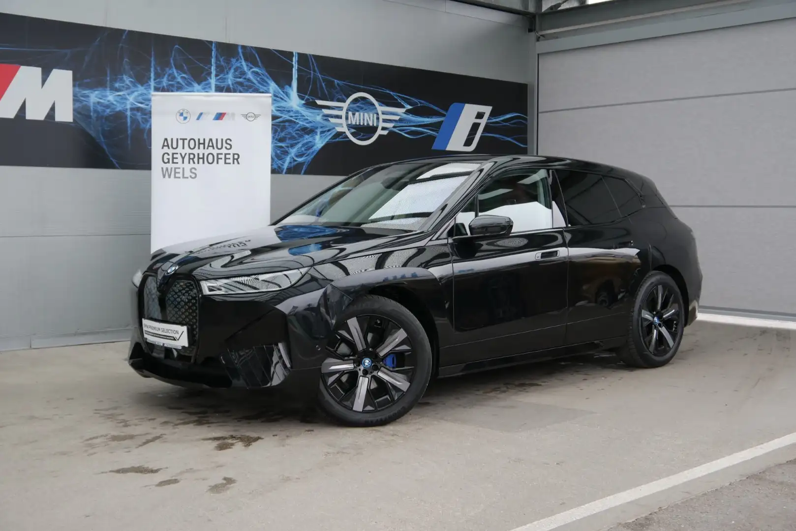 BMW iX xDrive40 *AHK/Laser/360°/H&K Sound/Standhzg./Soft Close* Schwarz - 1
