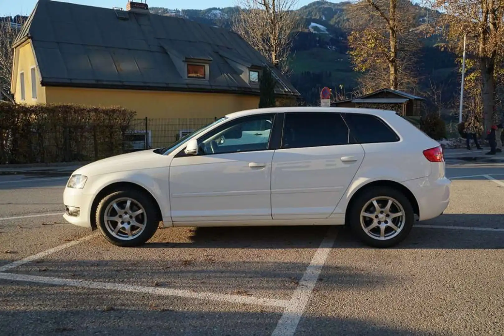 Audi A3 A3 SB 1,6 Jubiläumsmodell Jubiläumsmodell Weiß - 2