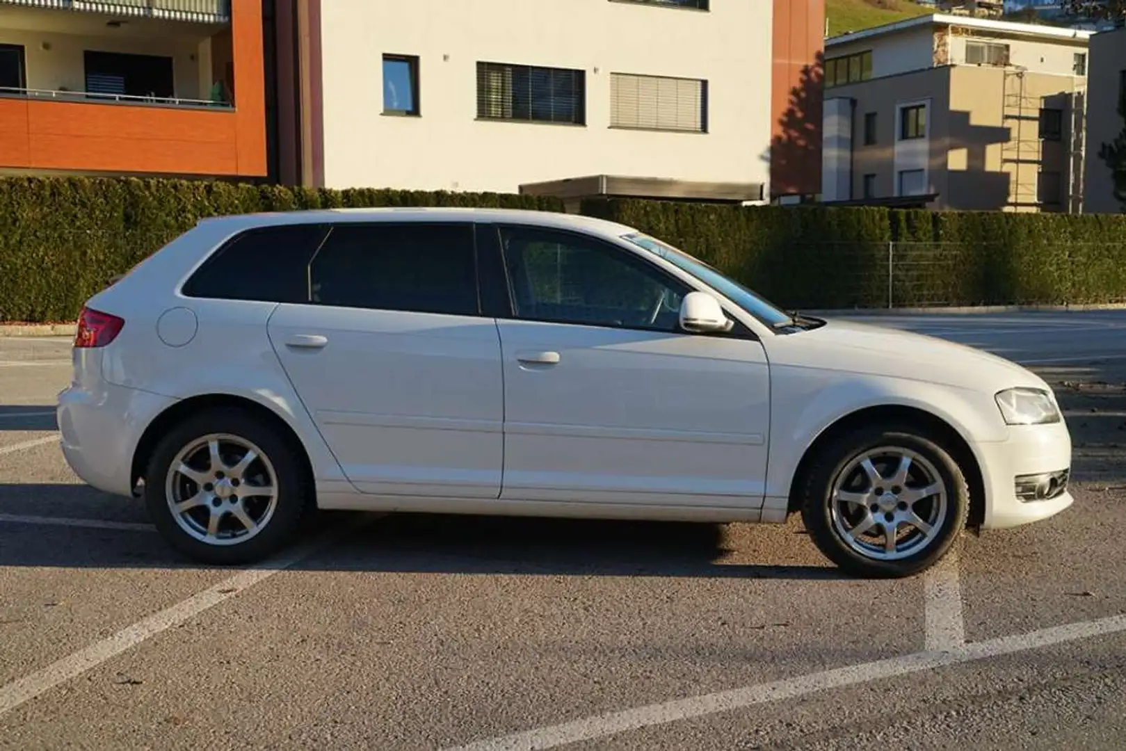 Audi A3 A3 SB 1,6 Jubiläumsmodell Jubiläumsmodell Weiß - 1