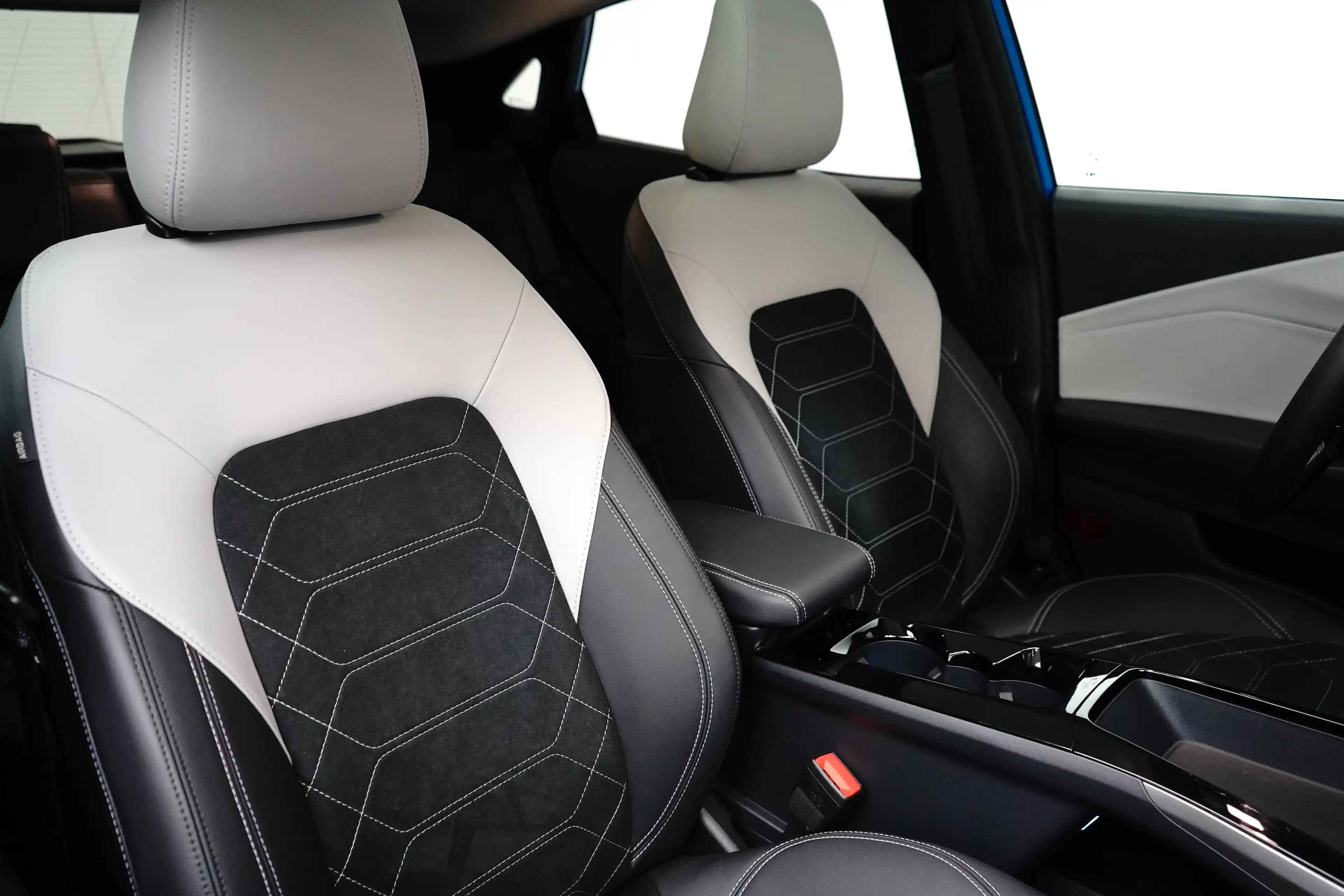 Ford Puma Gen-E Premium 44 kWh | Panoramdak | Leder | Adaptieve cr — photo 6