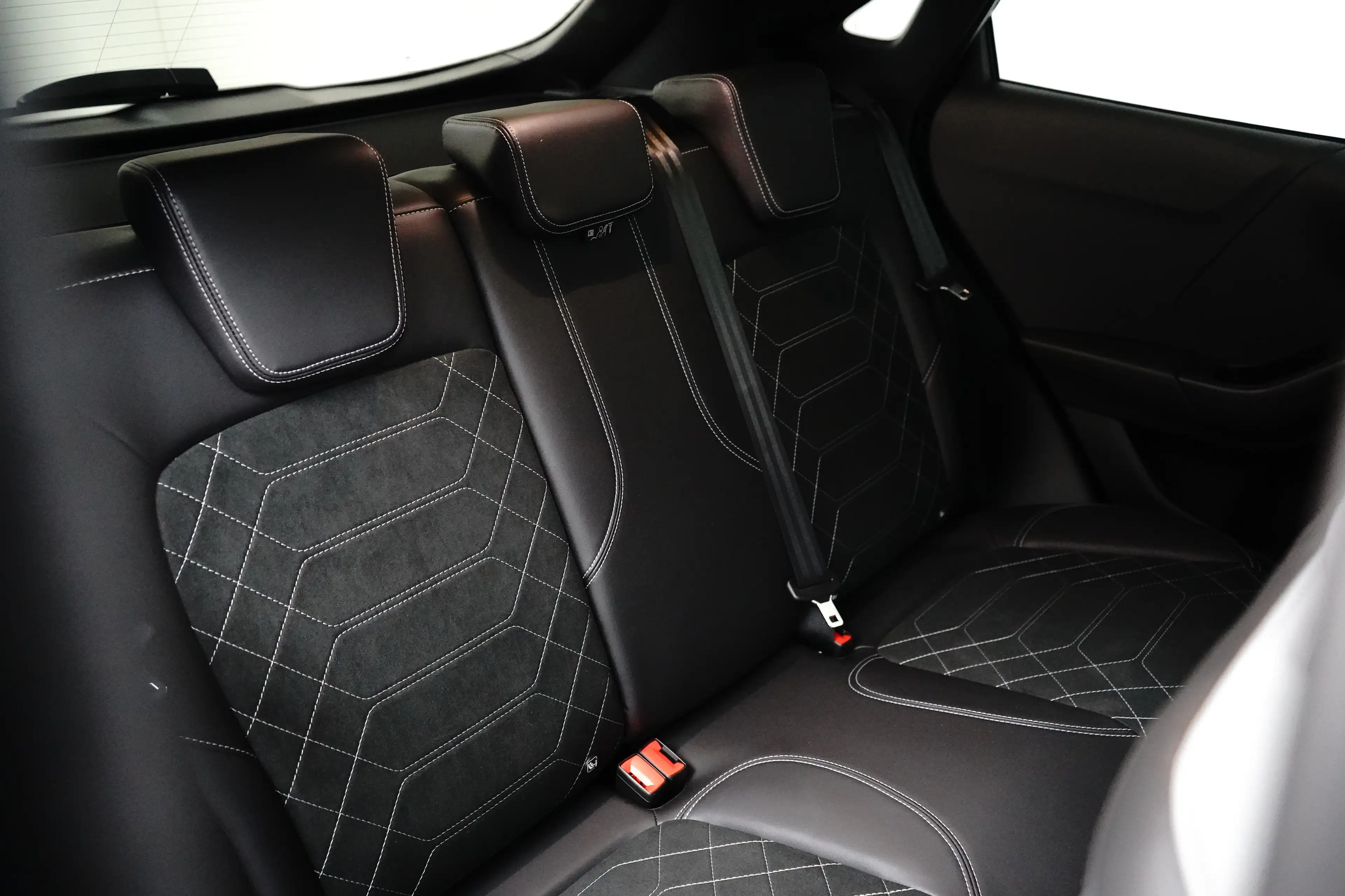 Ford Puma Gen-E Premium 44 kWh | Panoramdak | Leder | Adaptieve cr — photo 9