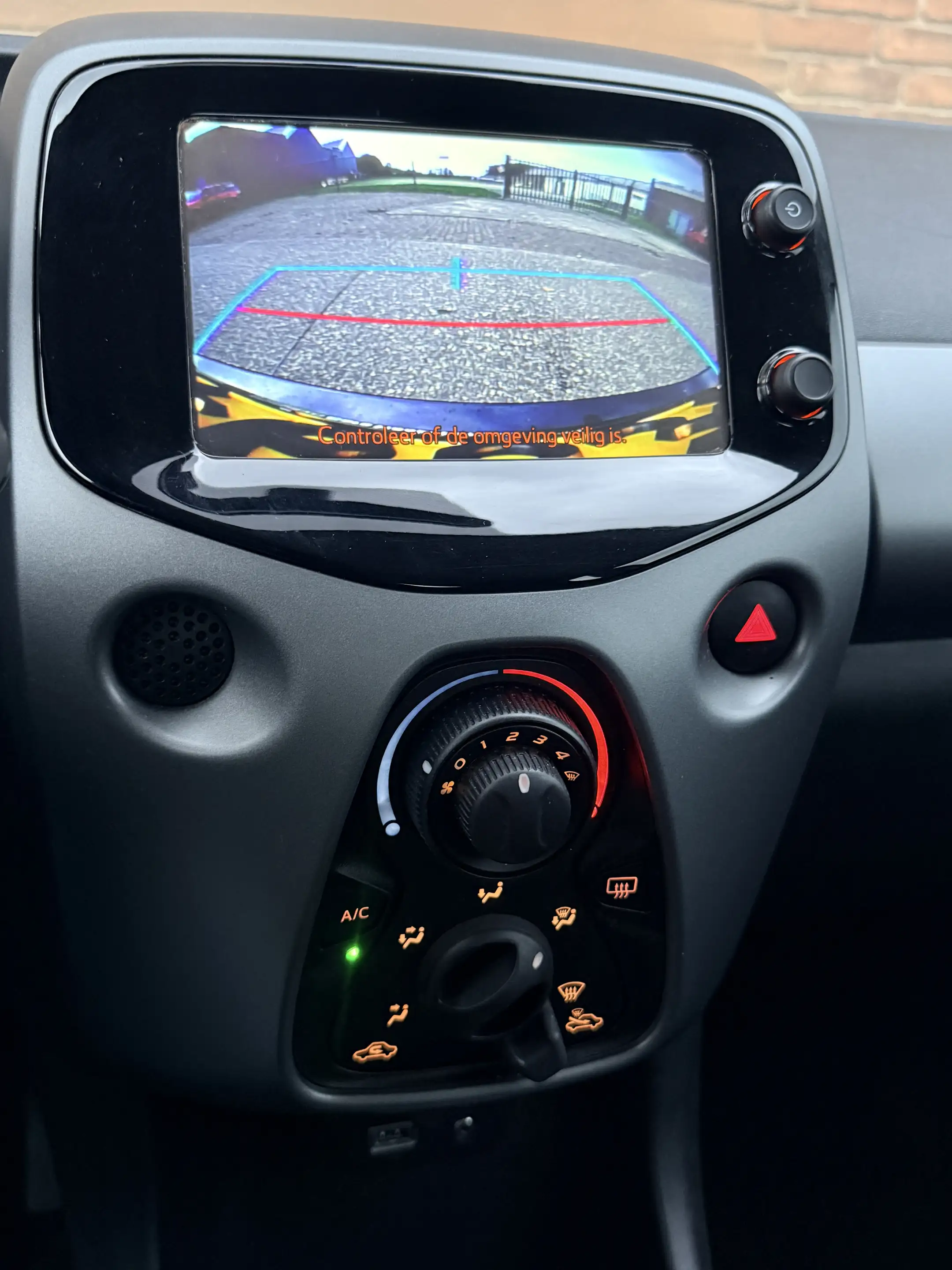 Toyota Aygo 1.0 VVT-i x-play·Carplay·Camera·Airco·Dealer ond.· — photo 15