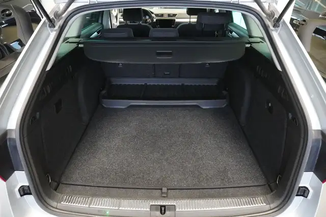 Skoda Superb view 10