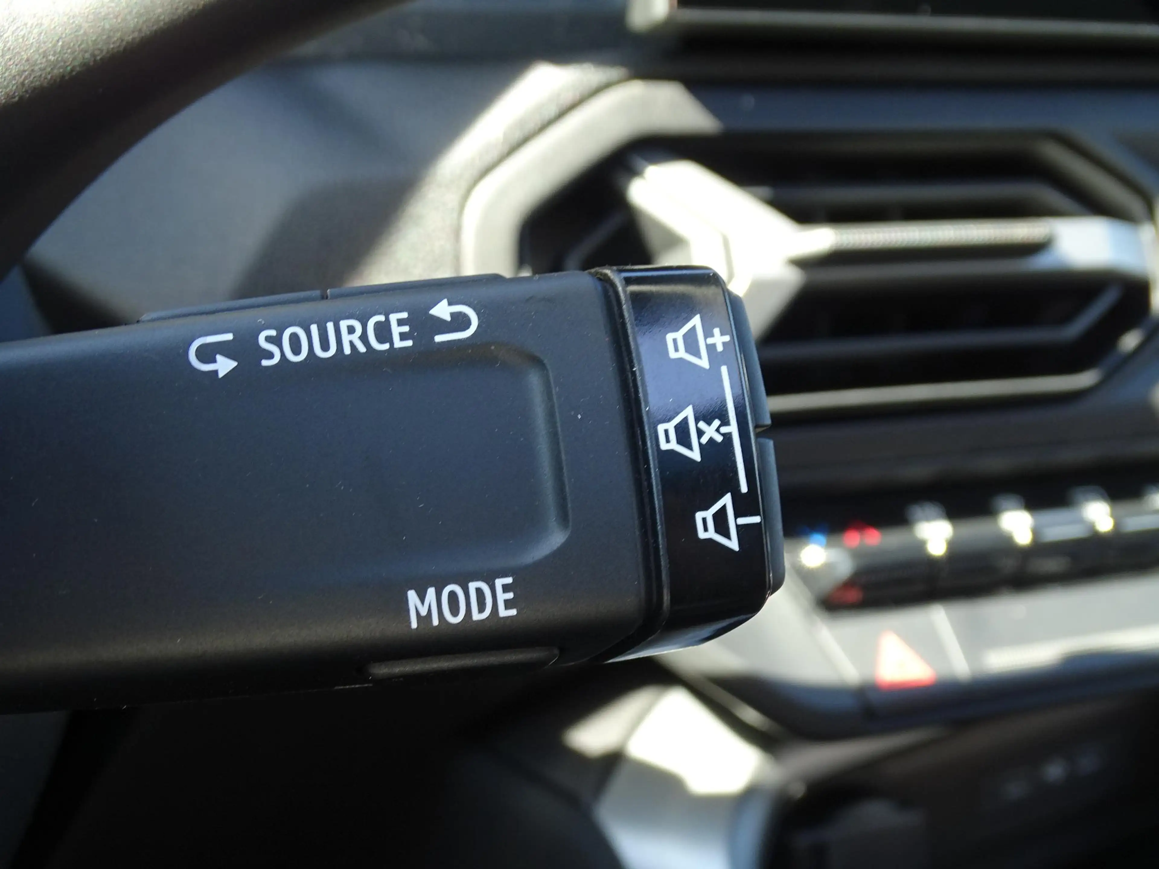 Dacia Bigster 1.8 Hybrid 155 Limited Edition FULL OPTIONS / PANO — photo 29