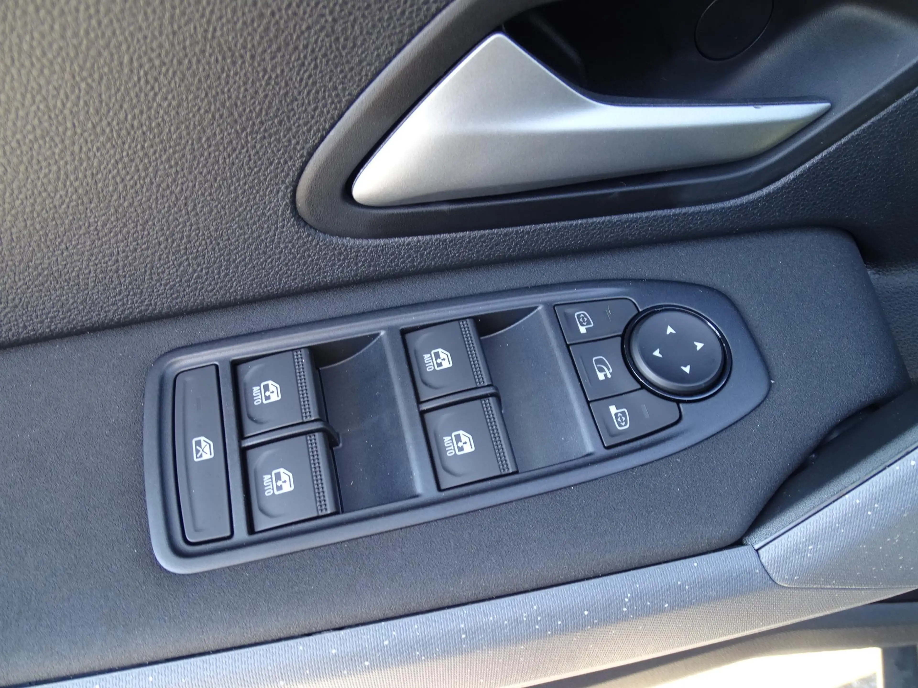 Dacia Bigster 1.8 Hybrid 155 Limited Edition FULL OPTIONS / PANO — photo 23