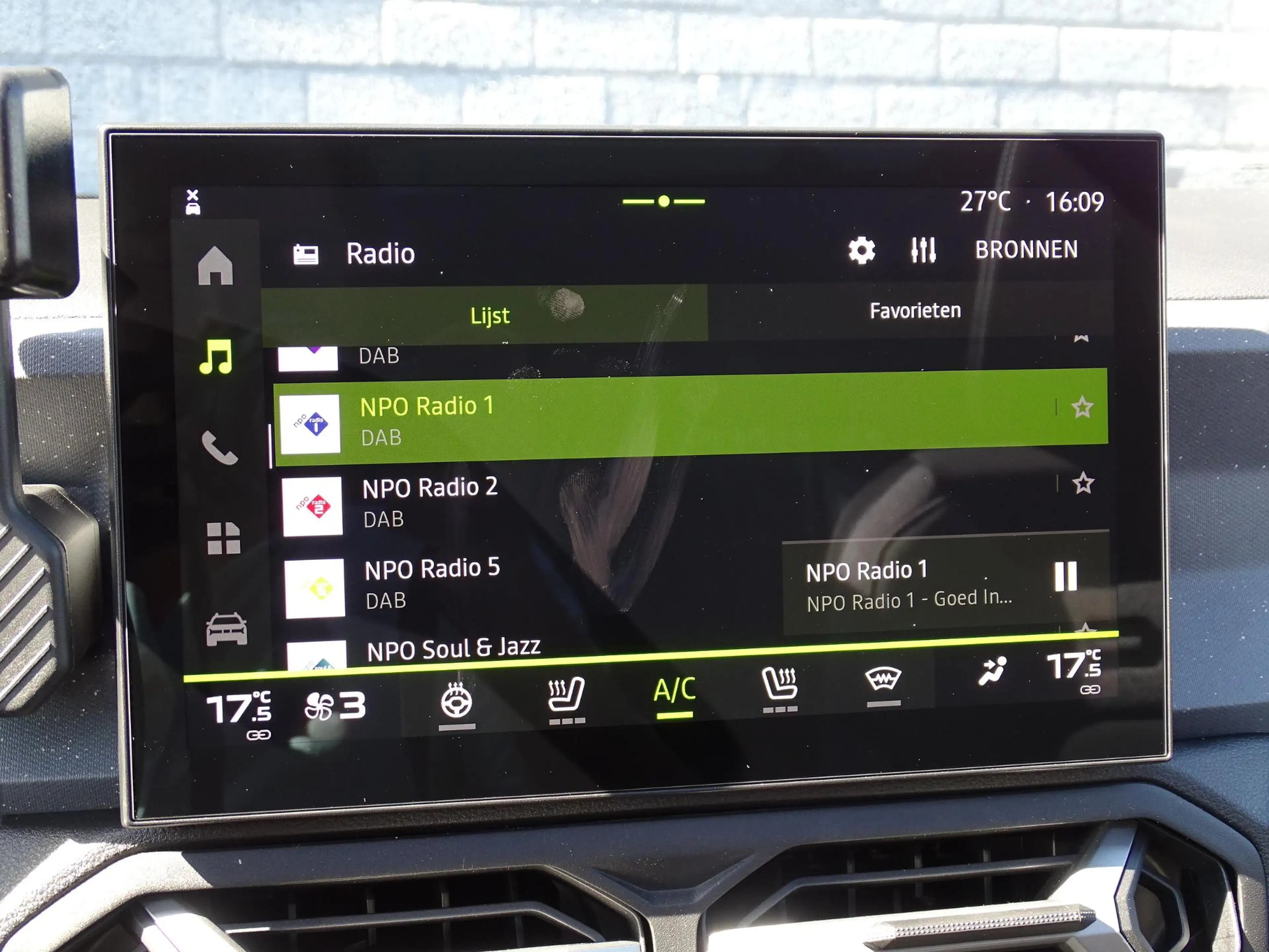 Dacia Bigster 1.8 Hybrid 155 Limited Edition FULL OPTIONS / PANO — photo 10