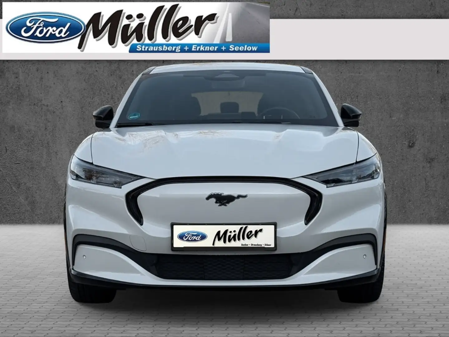 Ford Mustang Mach-E AWD Extended Range Weiß - 2