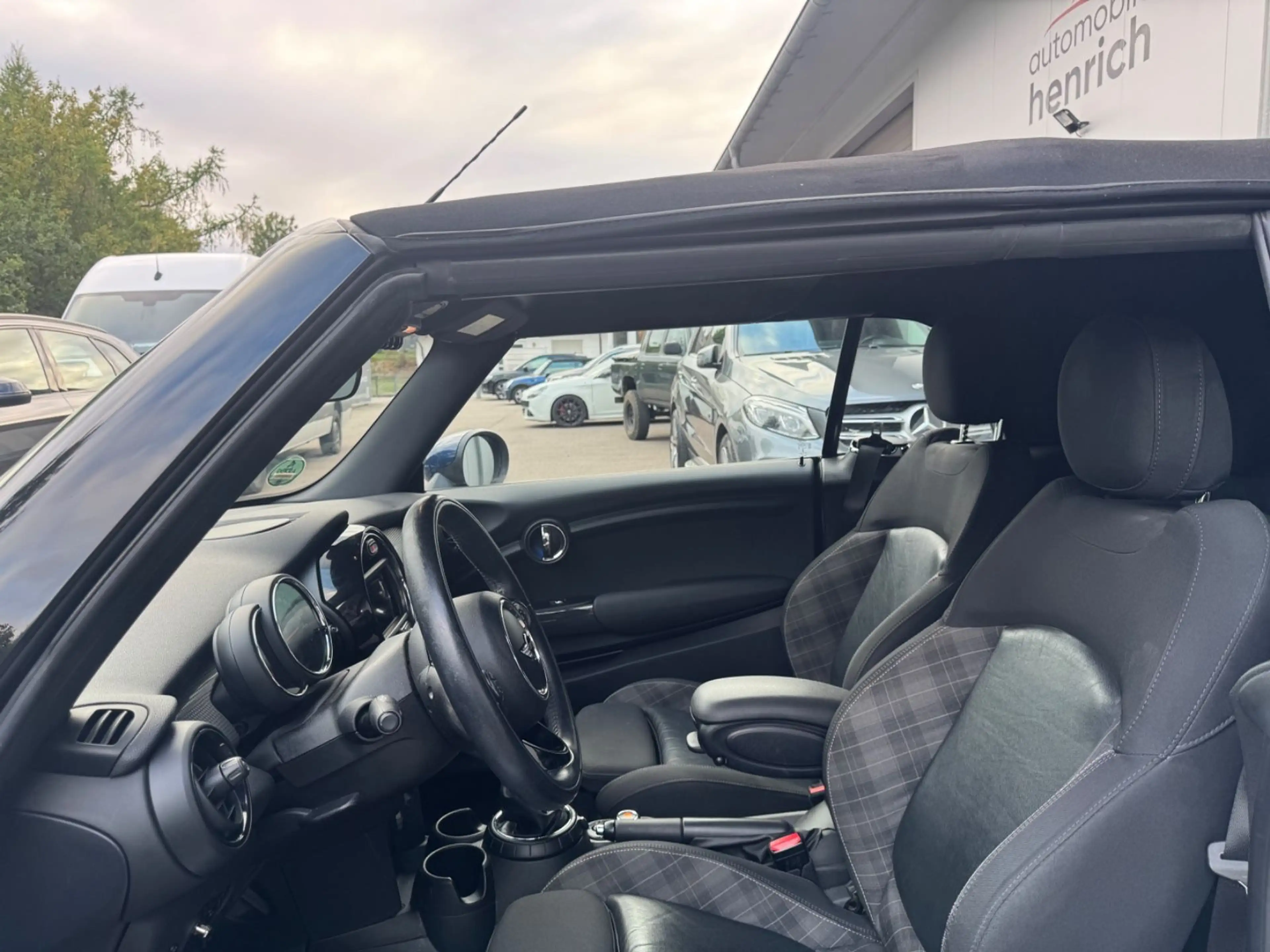MINI Cooper Cabrio COOPER Cabrio Automatik,LED,Navi,Cam — photo 12