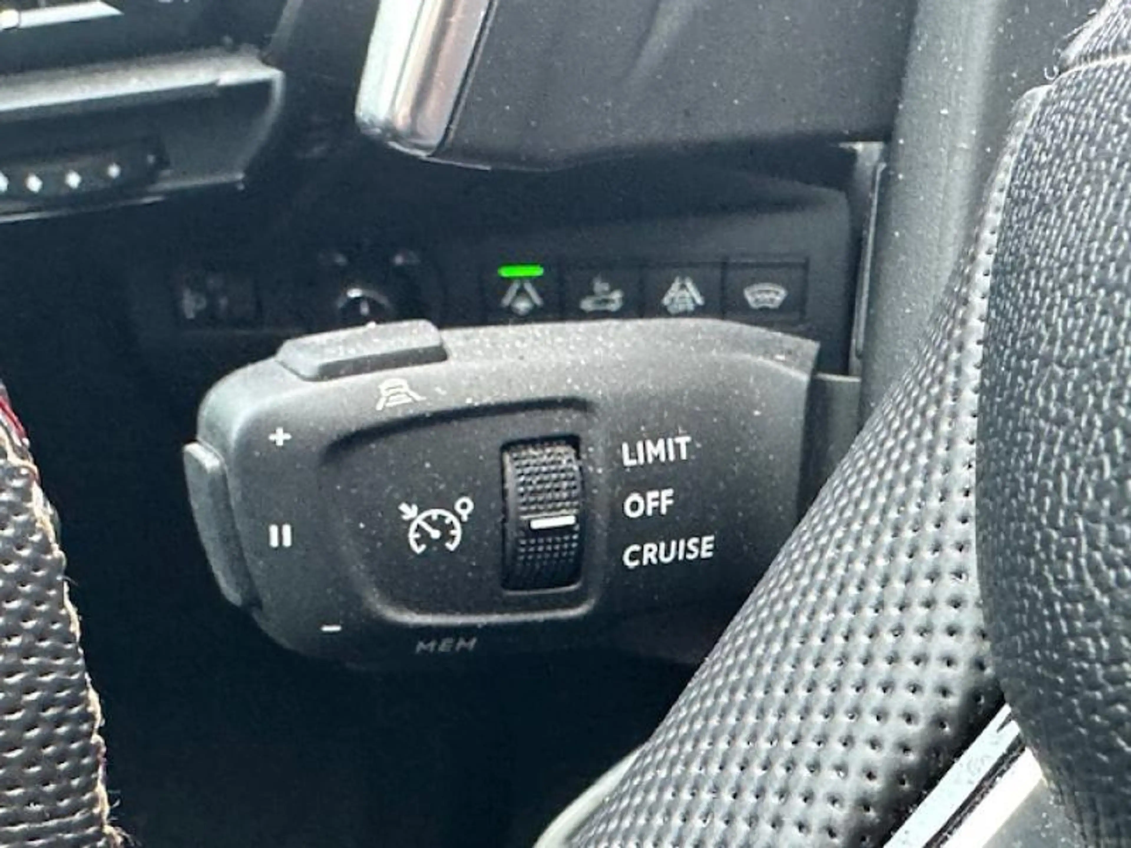 DS Automobiles DS 7 Crossback Rivoli 180 auto eat8 — photo 15
