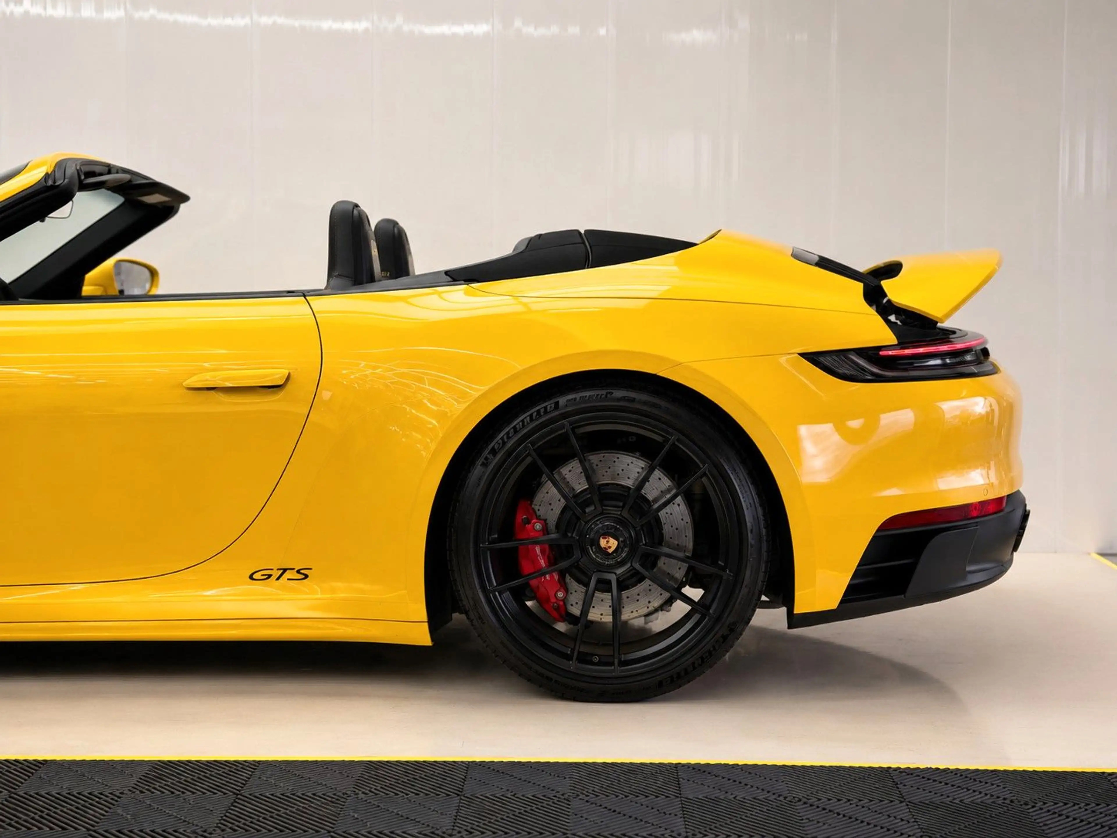 Porsche 992 GTS 4 CABRIO LIFT/BURMESTER/360/CHRONO/SPORT — photo 14