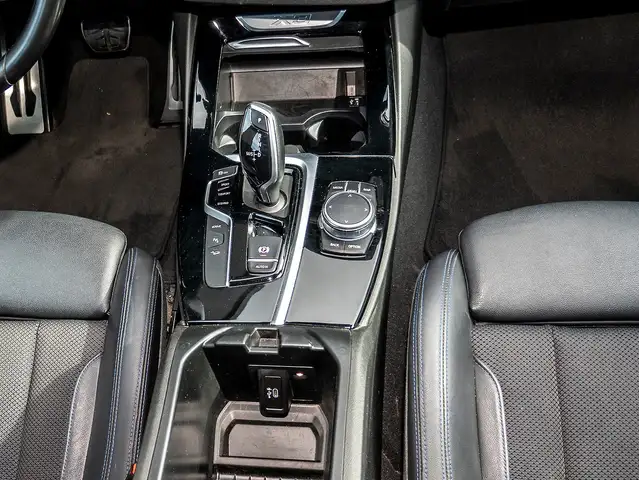 BMW X3 view 8