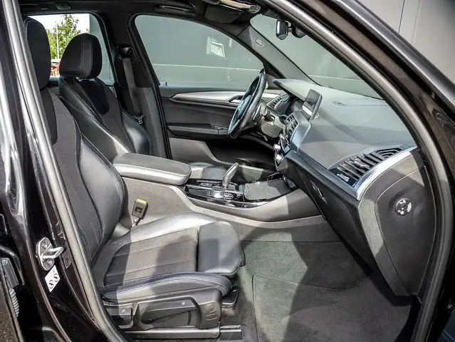 BMW X3 view 5