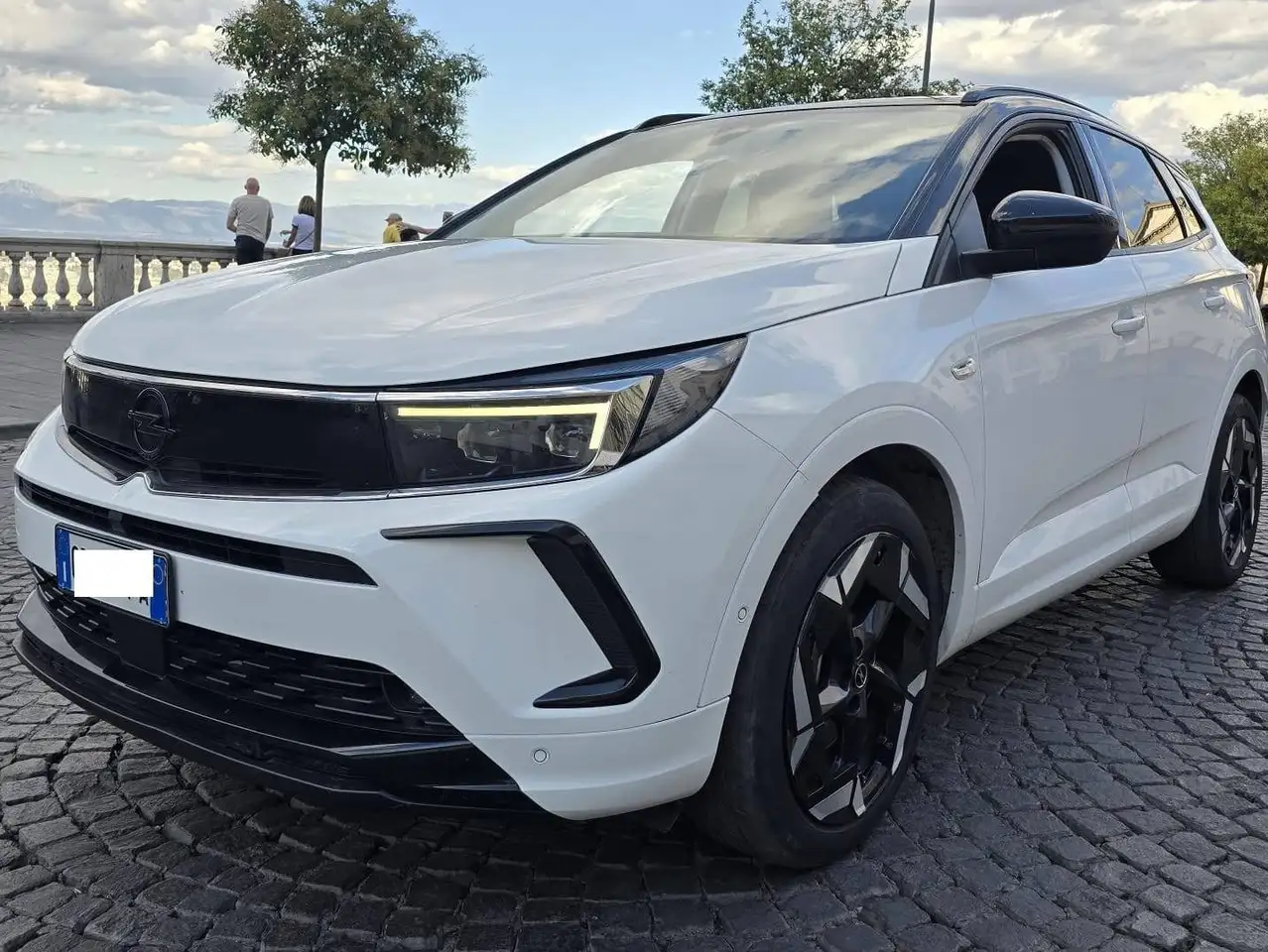 Opel Grandland X Grandland I 2022 1.6 phev Ultimate awd 300cv auto — photo 1 of 15