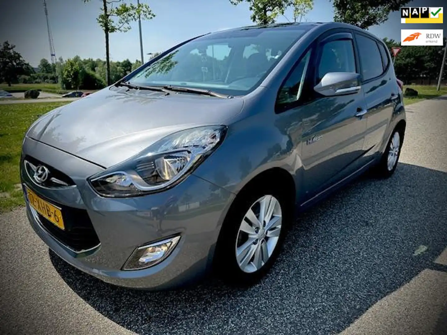 Hyundai iX20 1.6i i-Vision, PANORAMADAK, LAGE KM, 2e EIGENAAR!! Grijs - 1