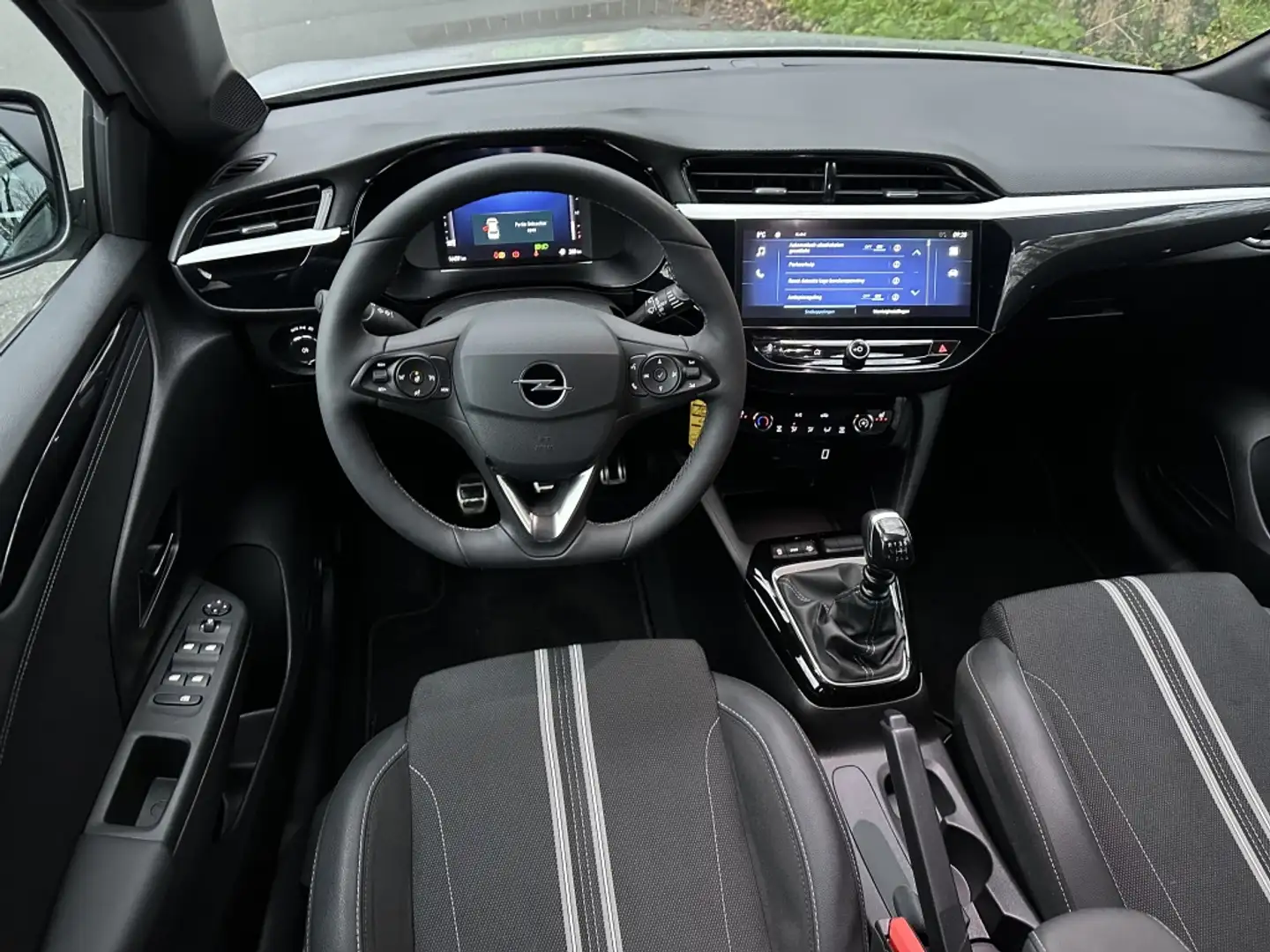 Opel Corsa 1.2 TURBO GS apple carplay 6 versnellingen btw aut Grijs - 2