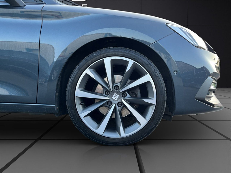 SEAT Leon FR 2.0 TDI DSG LED NAVI VIRTUAL AMBIENT CAM — photo 9