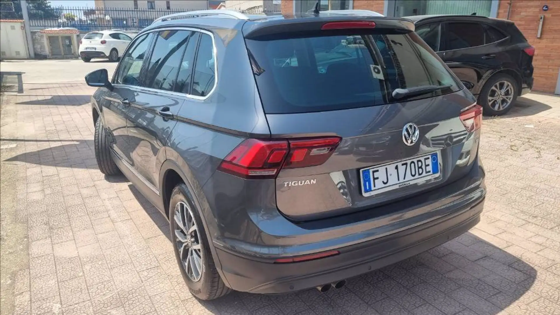 Volkswagen Tiguan 1.6 tdi business 115cv Grigio - 2