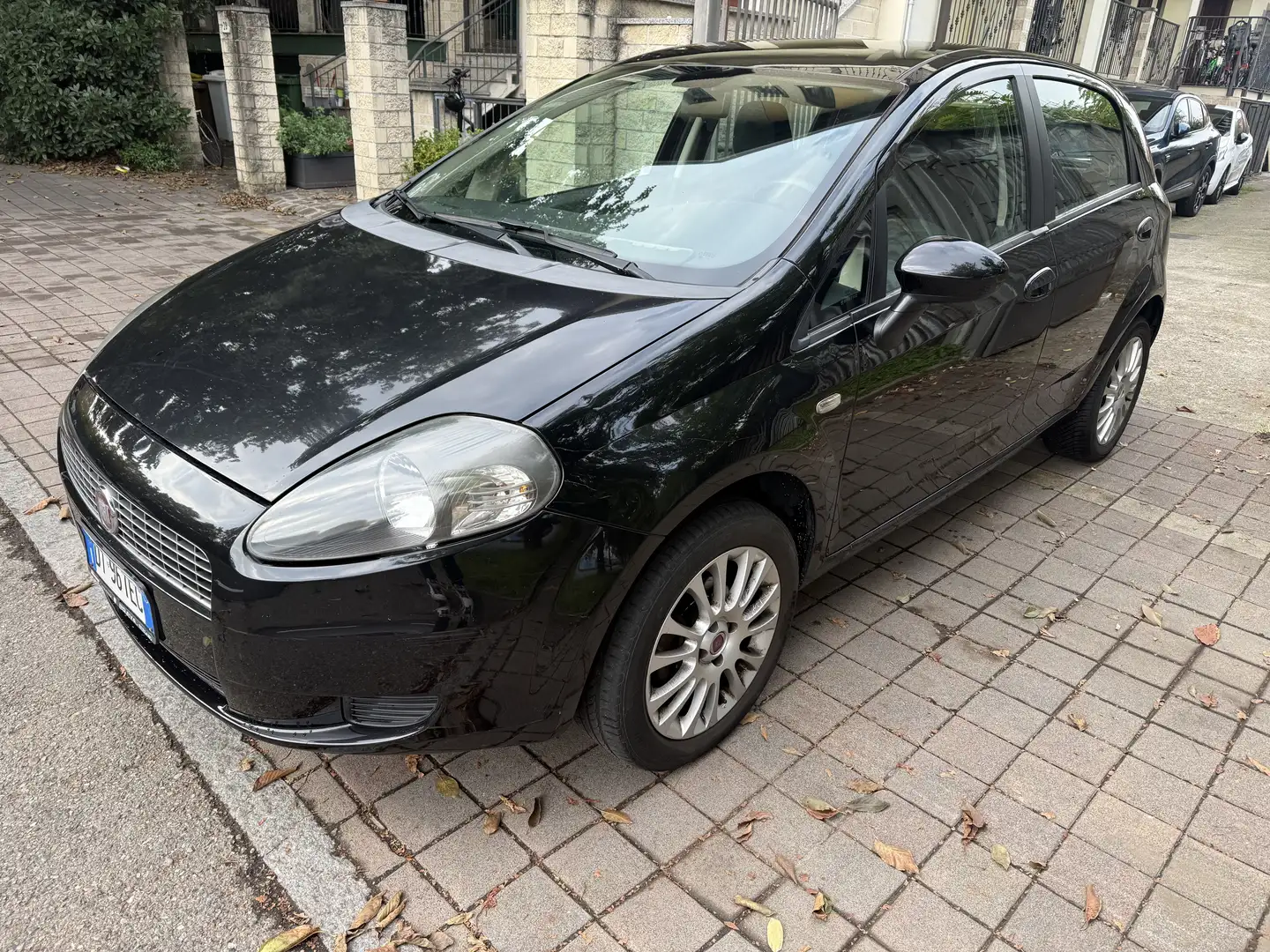 Fiat Grande Punto 5p 1.4 natural power Dynamic 77cv Schwarz - 1