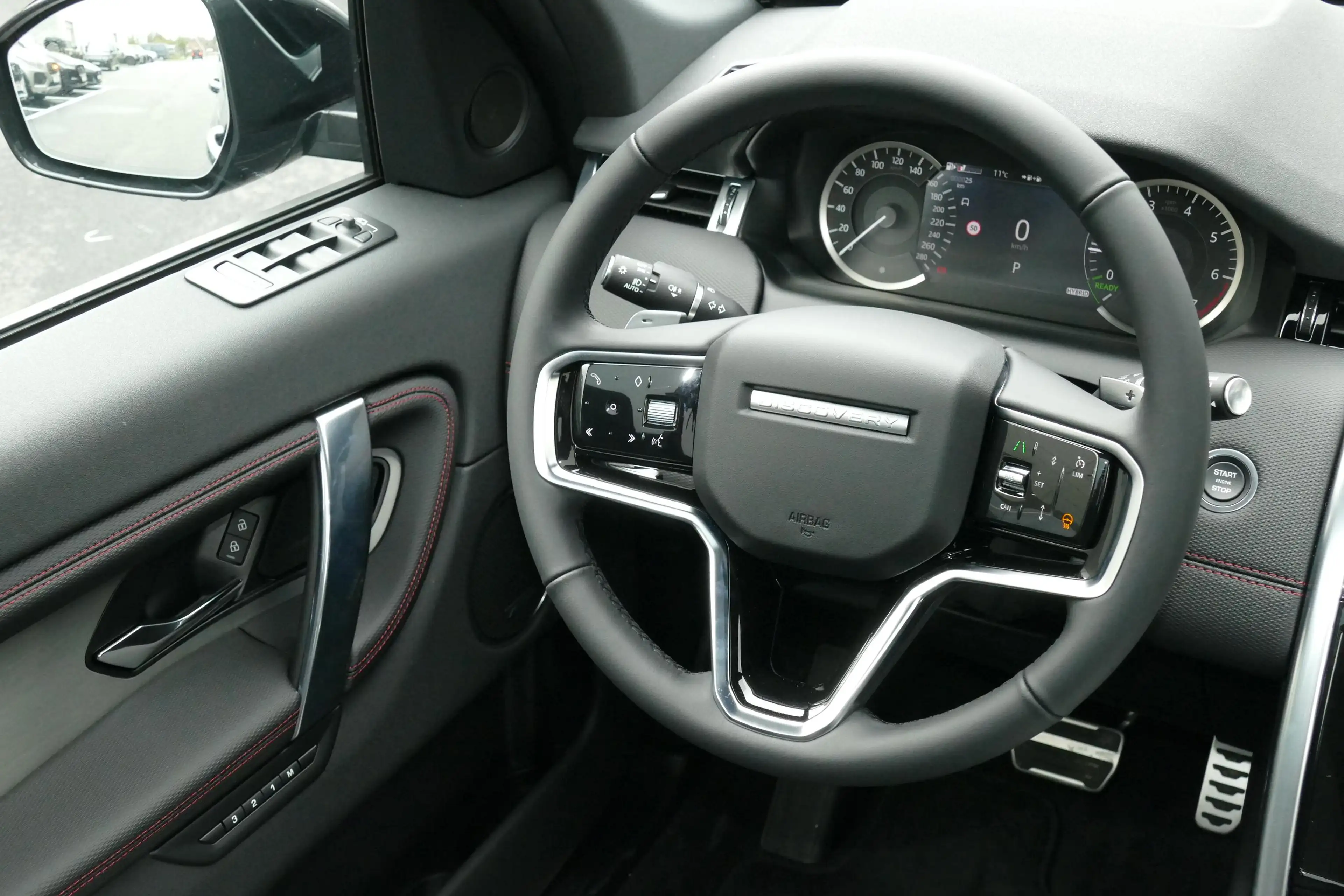 Land Rover Discovery Sport P300e R-Dynamic SE | TOWB | PANO | — photo 15