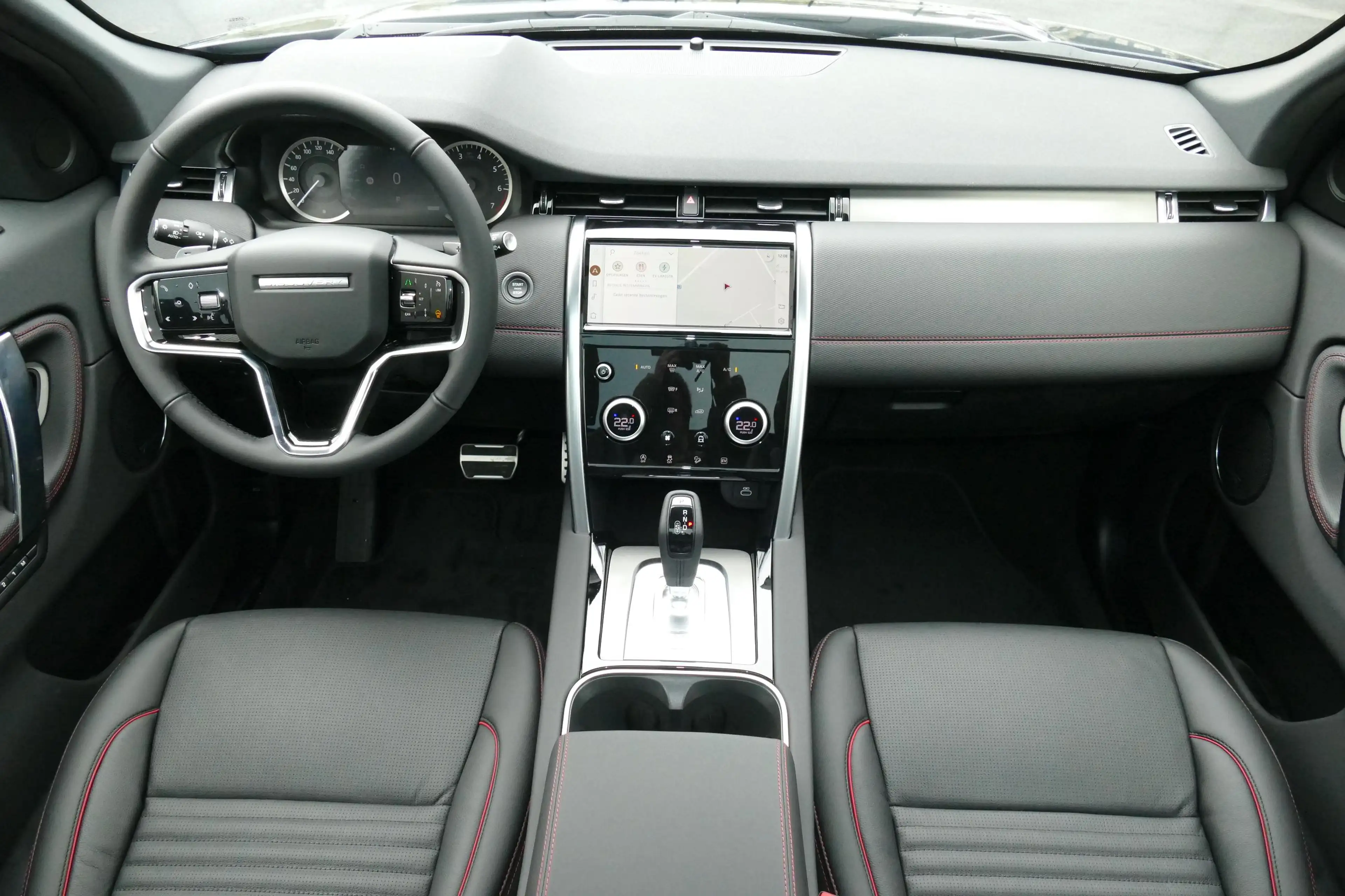 Land Rover Discovery Sport P300e R-Dynamic SE | TOWB | PANO | — photo 13