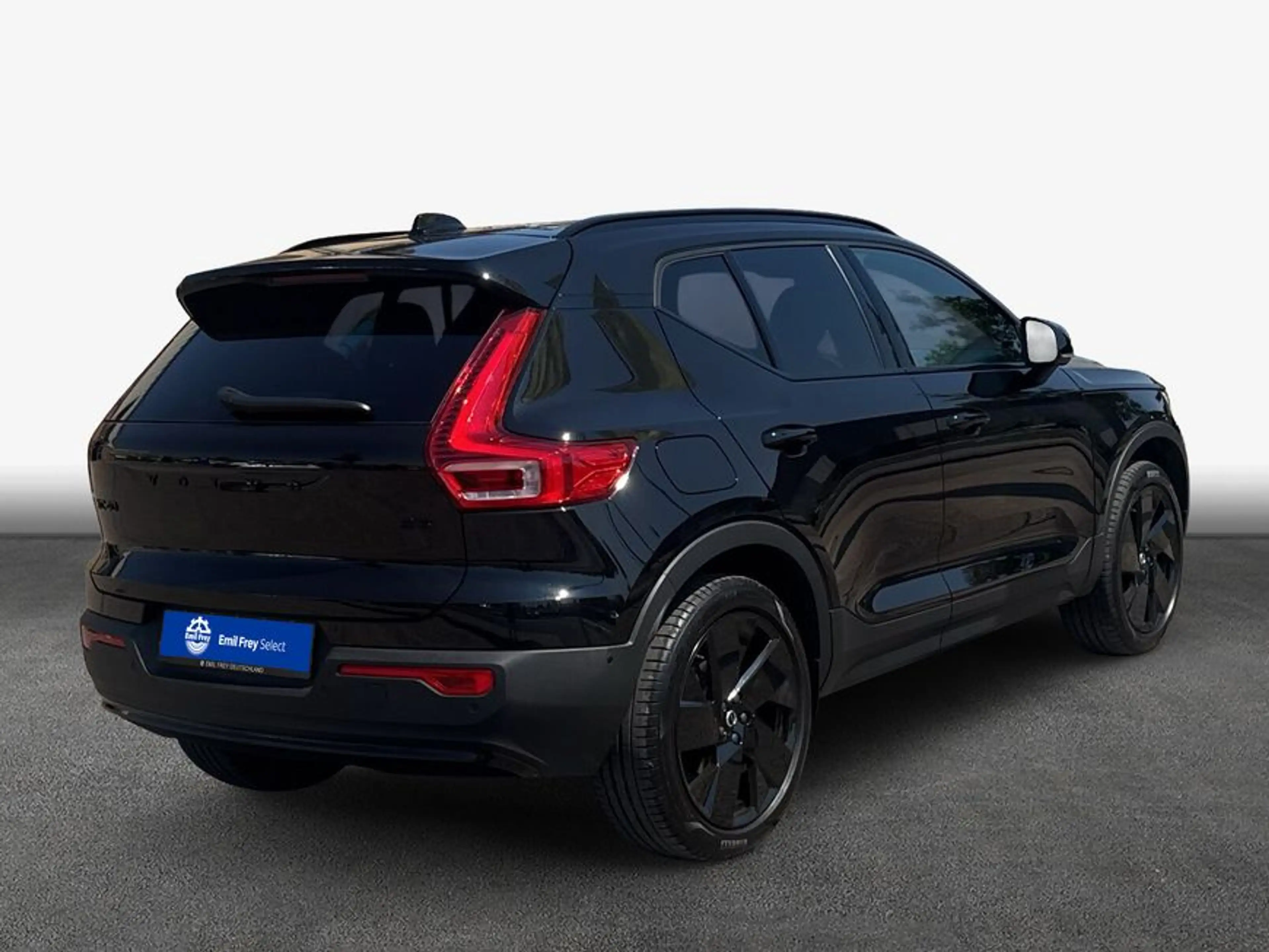 Volvo XC40 XC40 B3 B DKG Plus Black Edition — photo 2