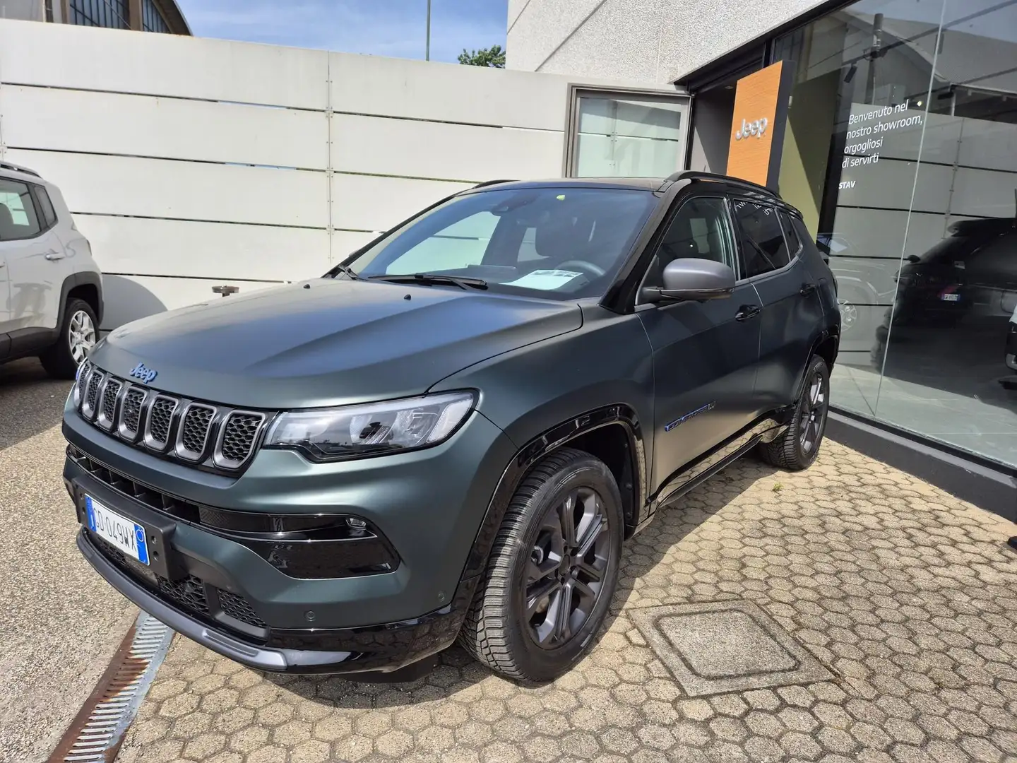 Jeep Compass 1.3 T4 190CV PHEV AT6 4xe 80° Anniversario Grün - 1