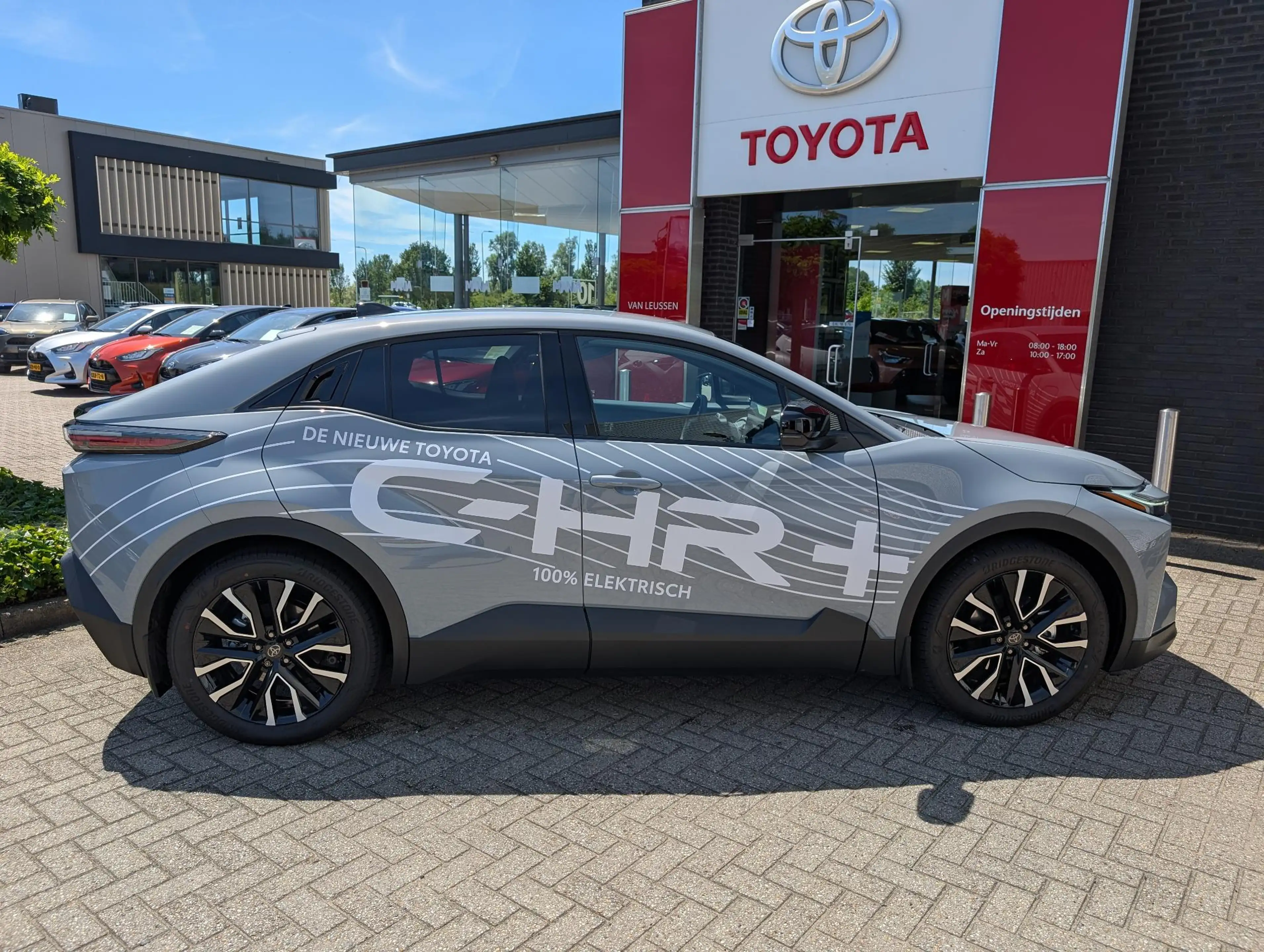 Toyota C-HR+ FIRST EDITION 77KWH WLTP-607KM EL-ACHTERKLEP PRIVA — photo 3