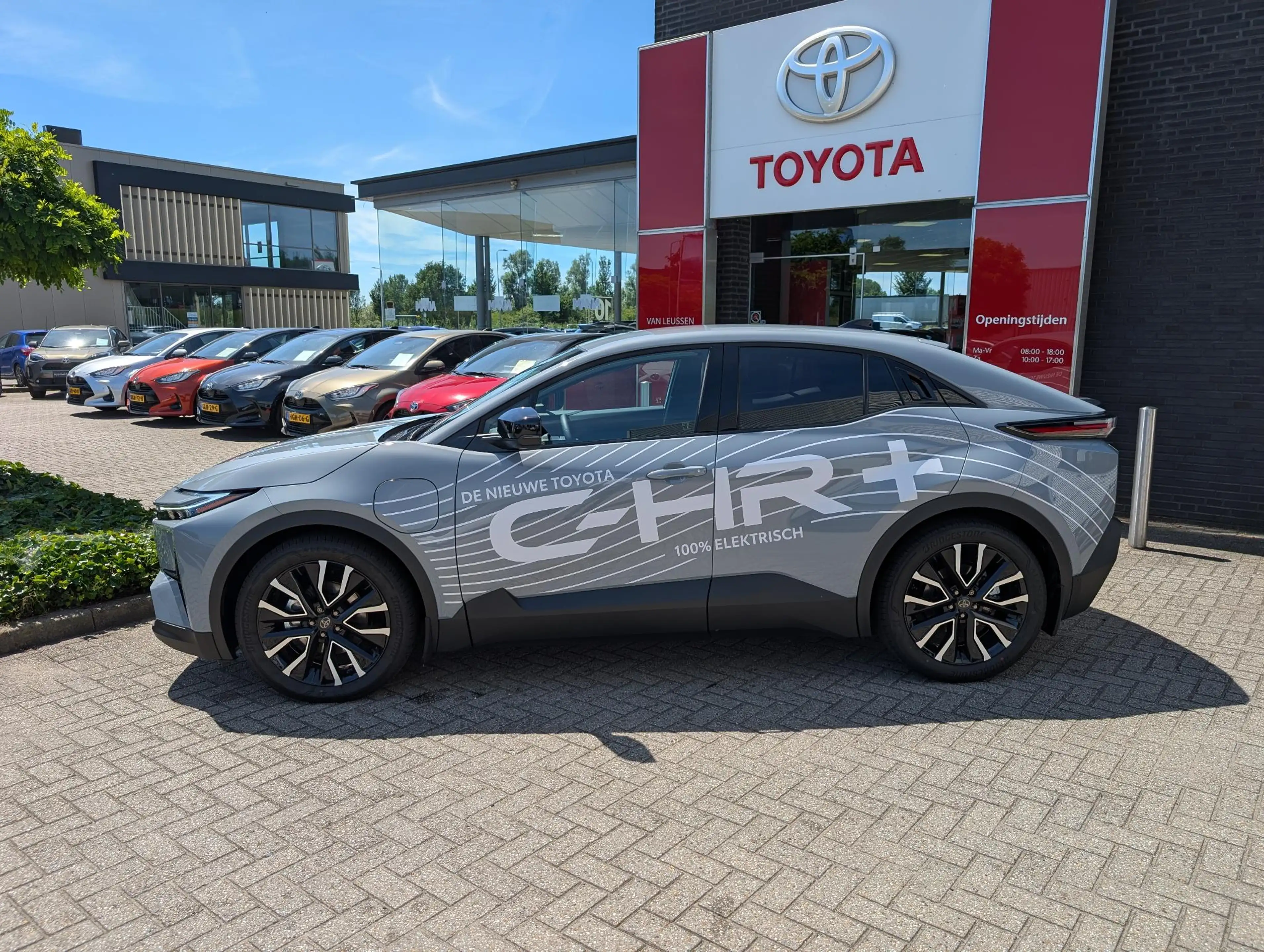 Toyota C-HR+ FIRST EDITION 77KWH WLTP-607KM EL-ACHTERKLEP PRIVA — photo 4