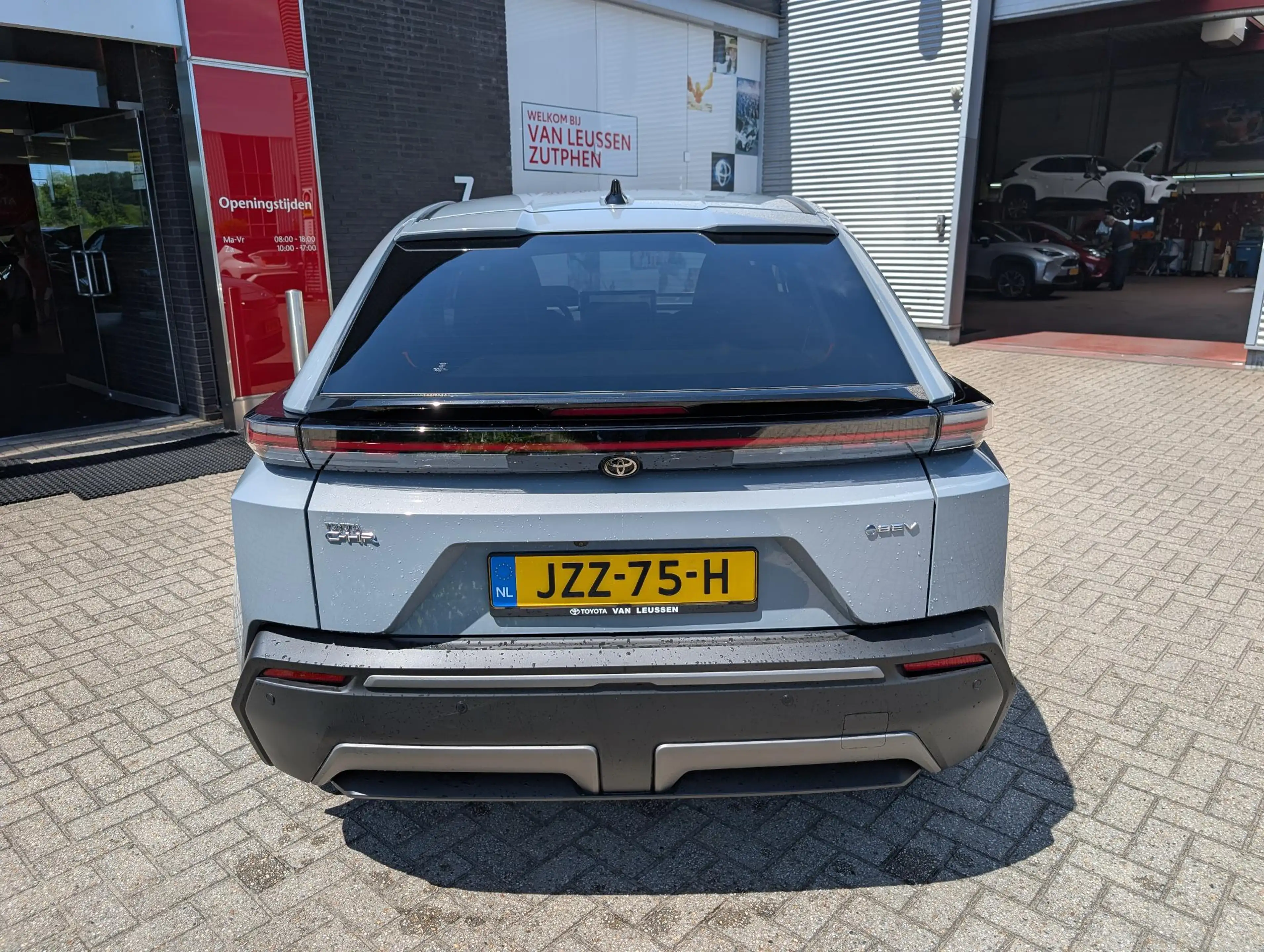 Toyota C-HR+ FIRST EDITION 77KWH WLTP-607KM EL-ACHTERKLEP PRIVA — photo 6