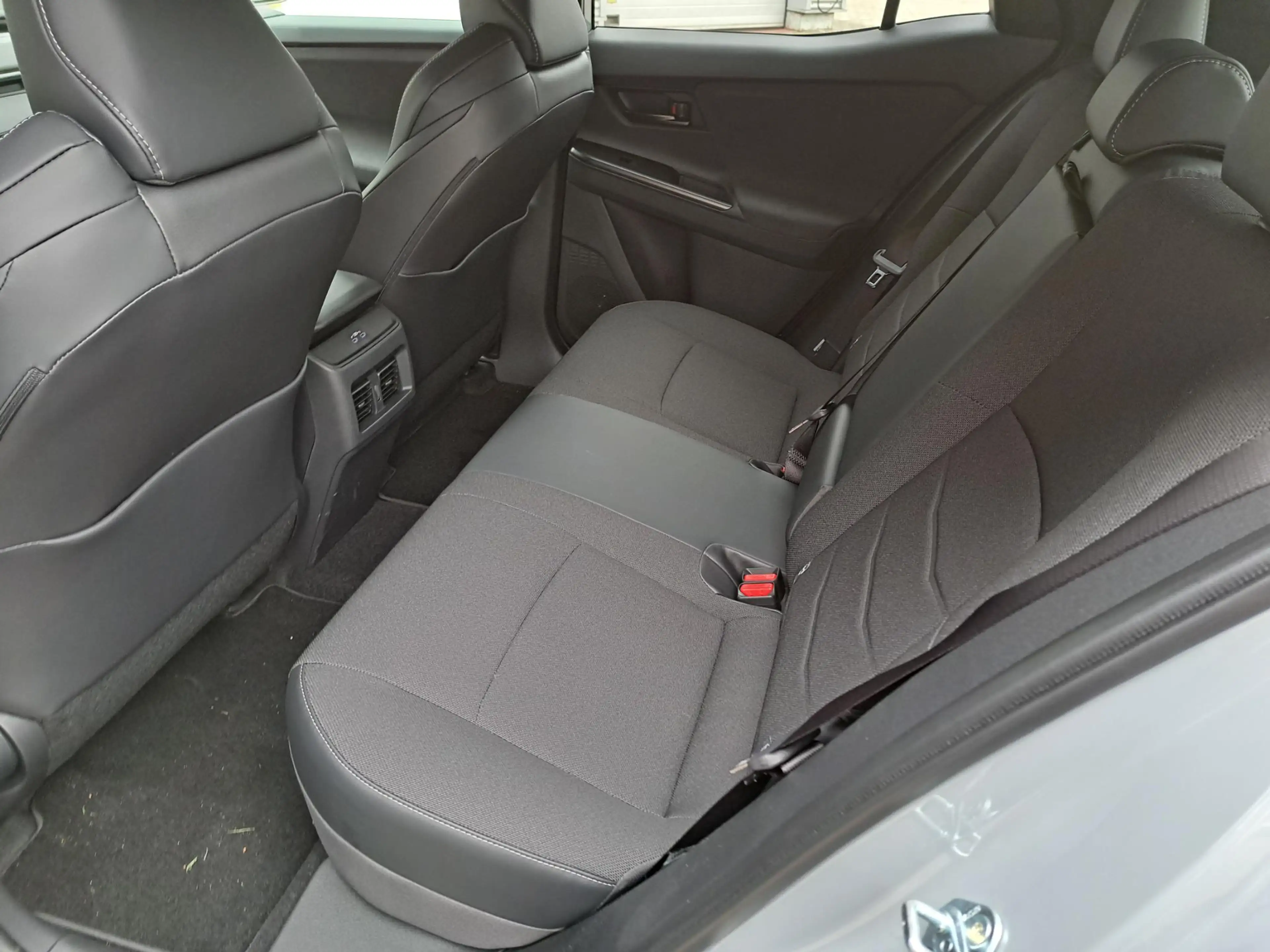 Toyota C-HR+ FIRST EDITION 77KWH WLTP-607KM EL-ACHTERKLEP PRIVA — photo 21