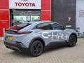 Toyota C-HR+ FIRST EDITION 77KWH WLTP-607KM EL-ACHTERKLEP PRIVA Gris - thumbnail 2