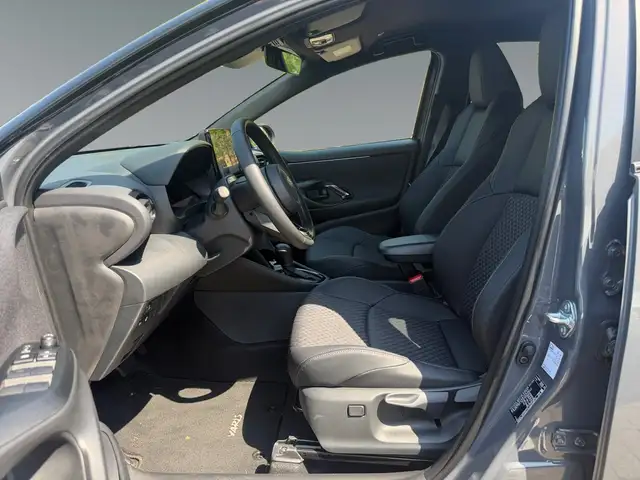 Toyota Yaris view 10