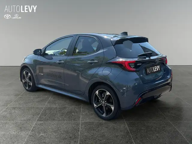 Toyota Yaris view 4
