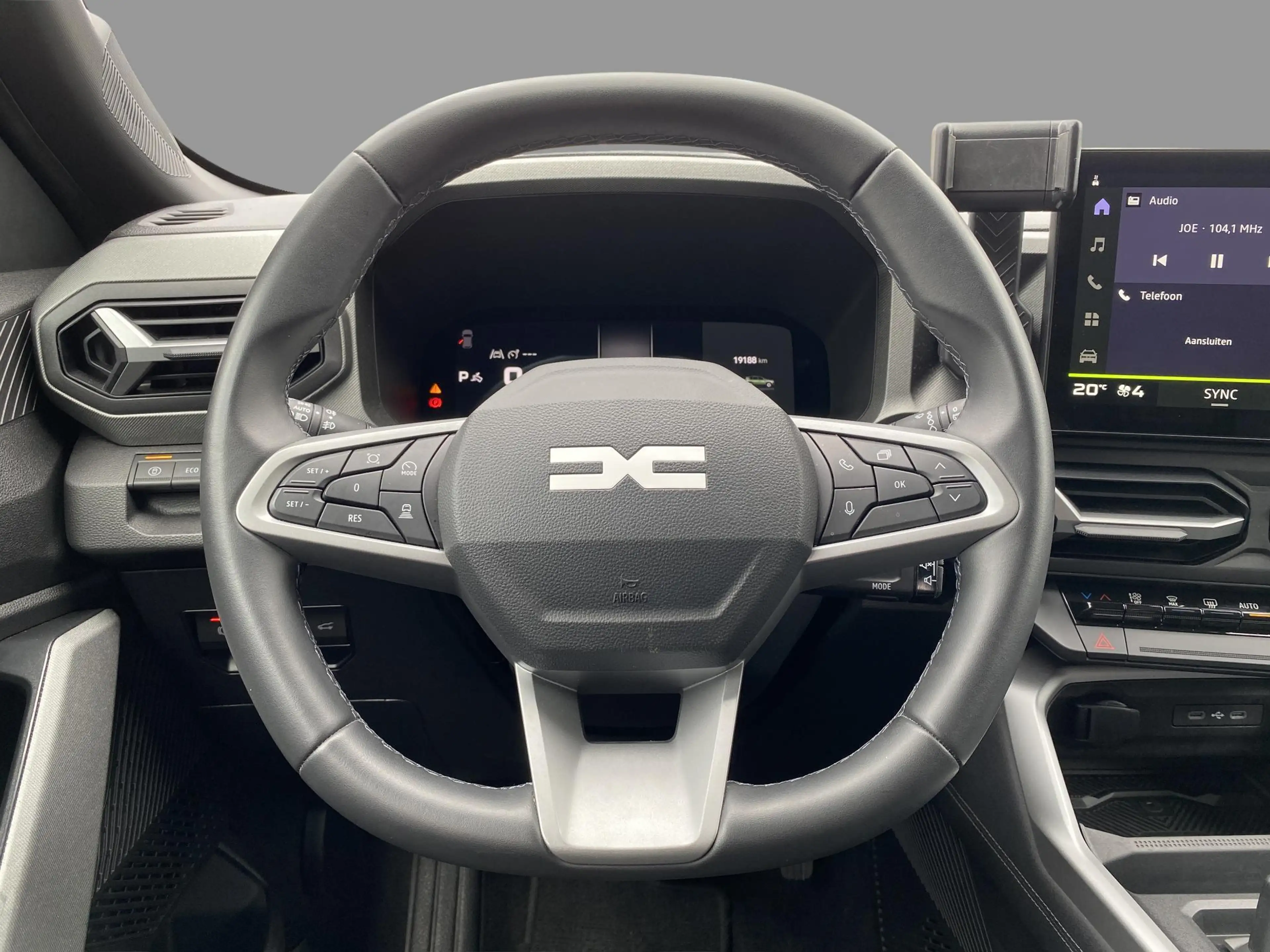 Dacia Bigster Journey Hybrid 155 — photo 12