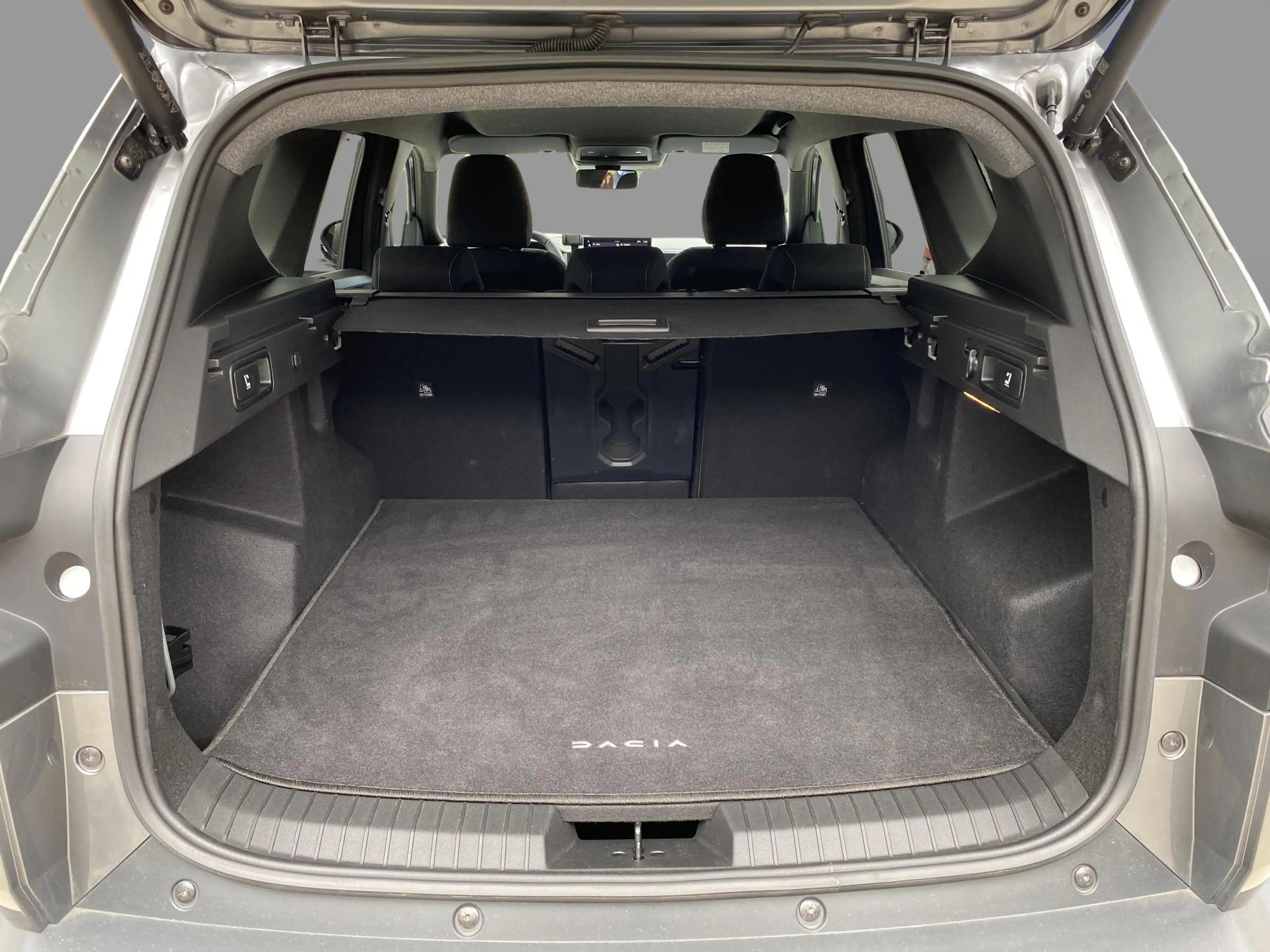 Dacia Bigster Journey Hybrid 155 — photo 15
