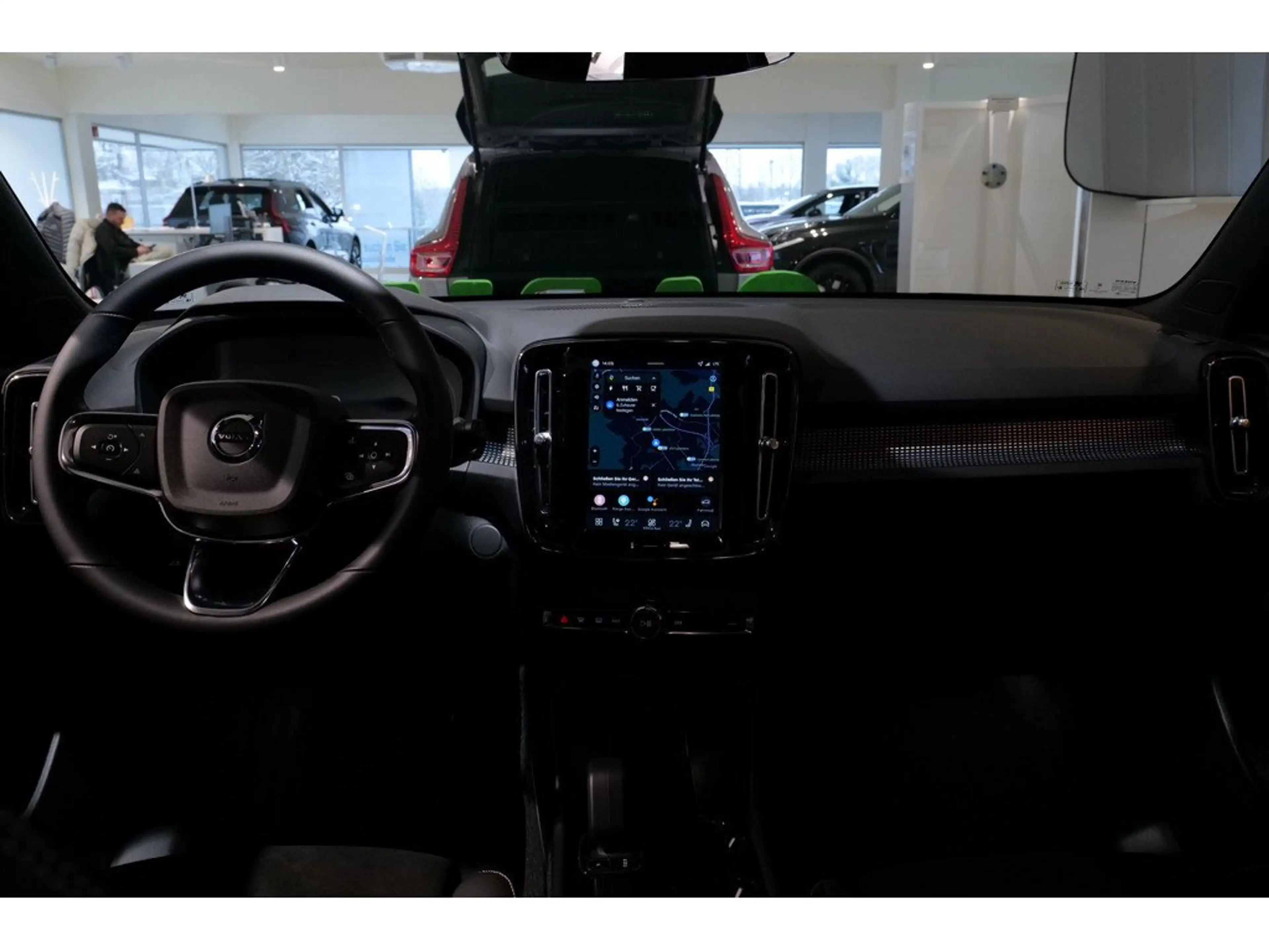 Volvo EX40 Ultra Black Edition 185 kW Single Motor Extended Range RWD — photo 13