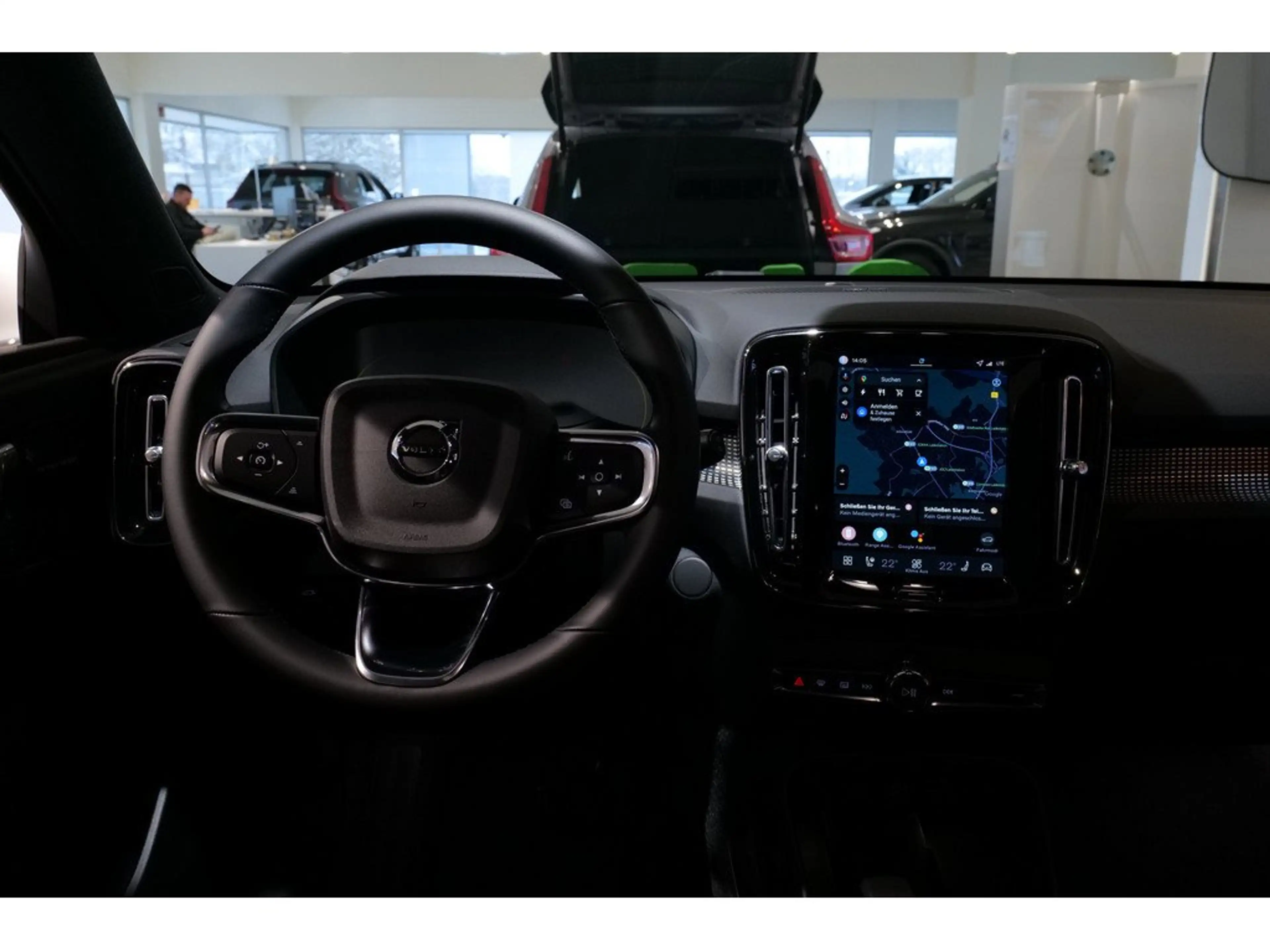 Volvo EX40 Ultra Black Edition 185 kW Single Motor Extended Range RWD — photo 12
