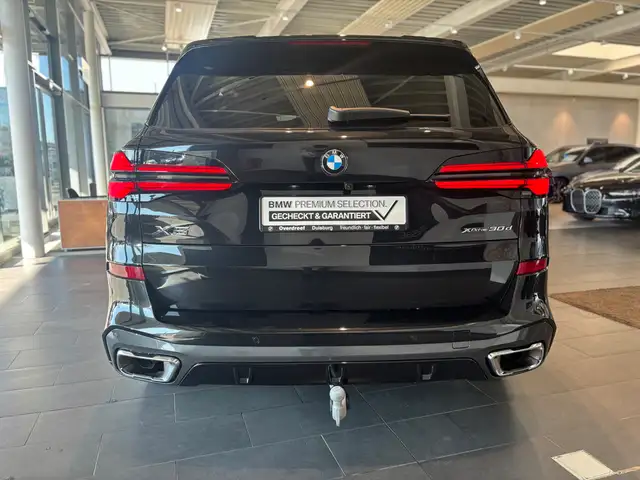 BMW X5 view 8