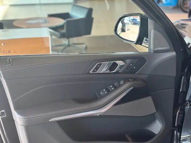 BMW X5 view 14