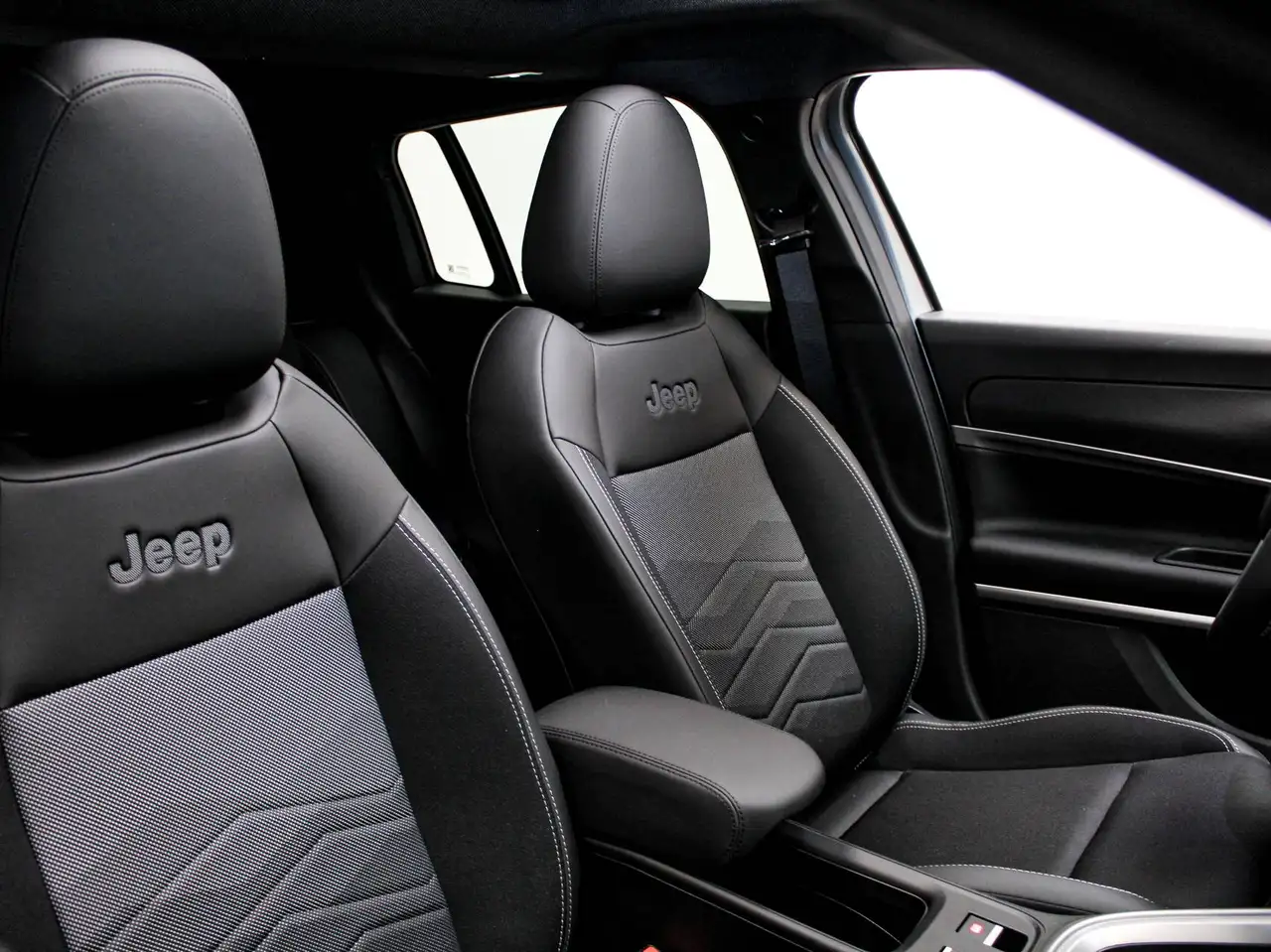 Jeep Avenger 2026 — фото 11