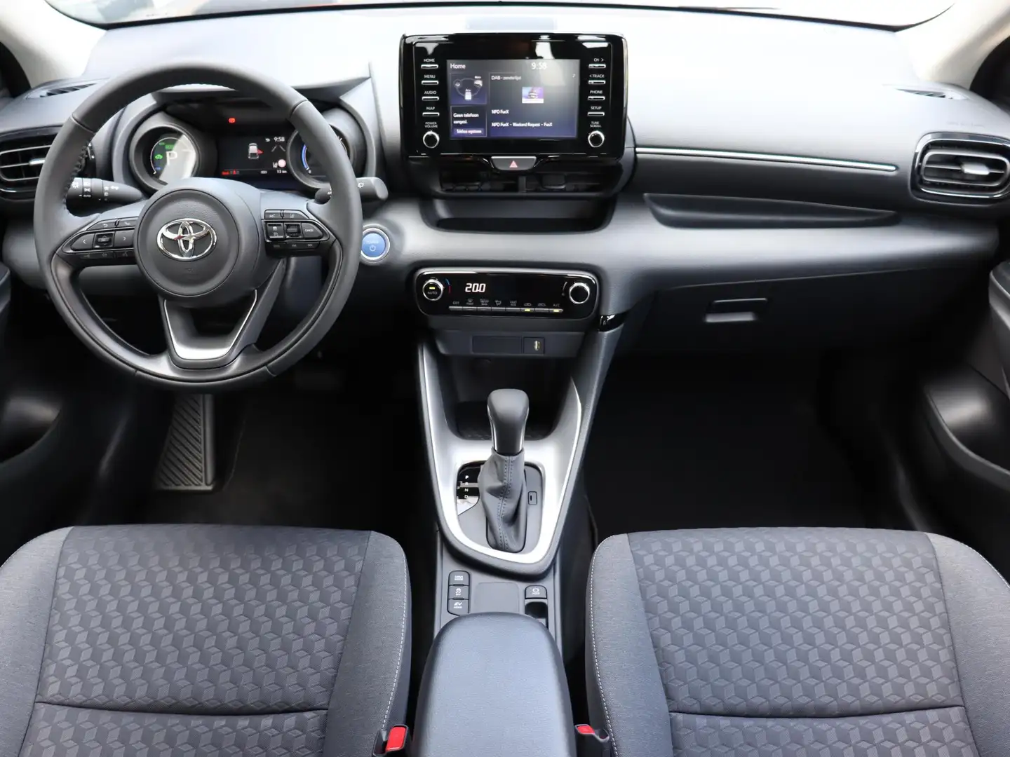 Toyota Yaris 1.5 Hybrid Dynamic, Beschermingspakket, Stootlijst Rood - 2