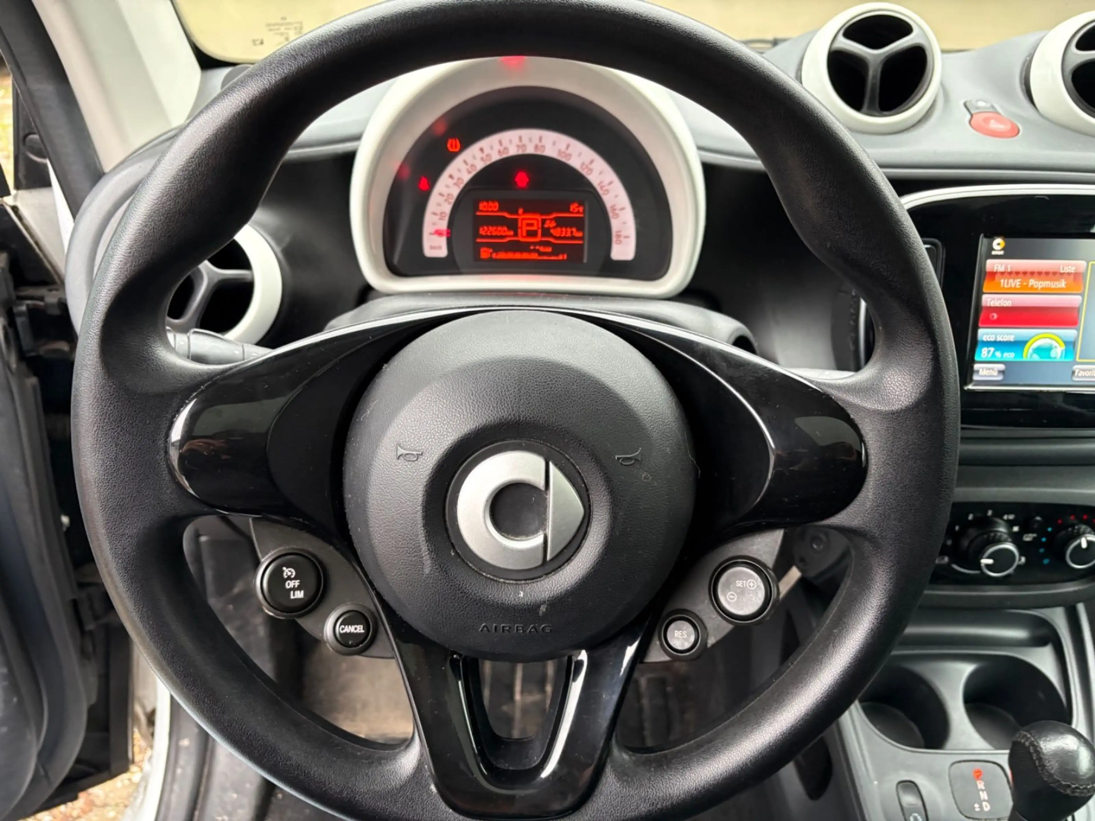 smart forTwo fortwo coupe Basis 52 kW TWINAMIC — photo 16