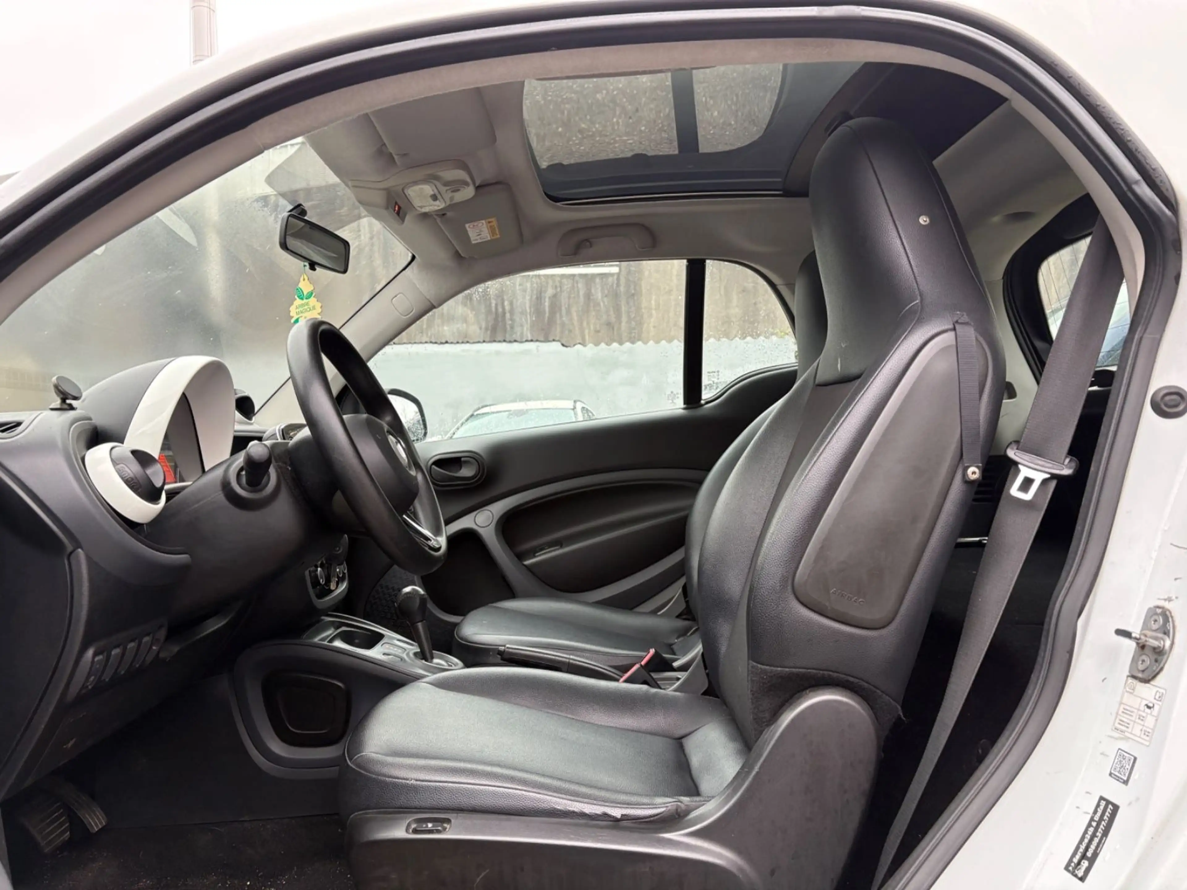 smart forTwo fortwo coupe Basis 52 kW TWINAMIC — photo 12