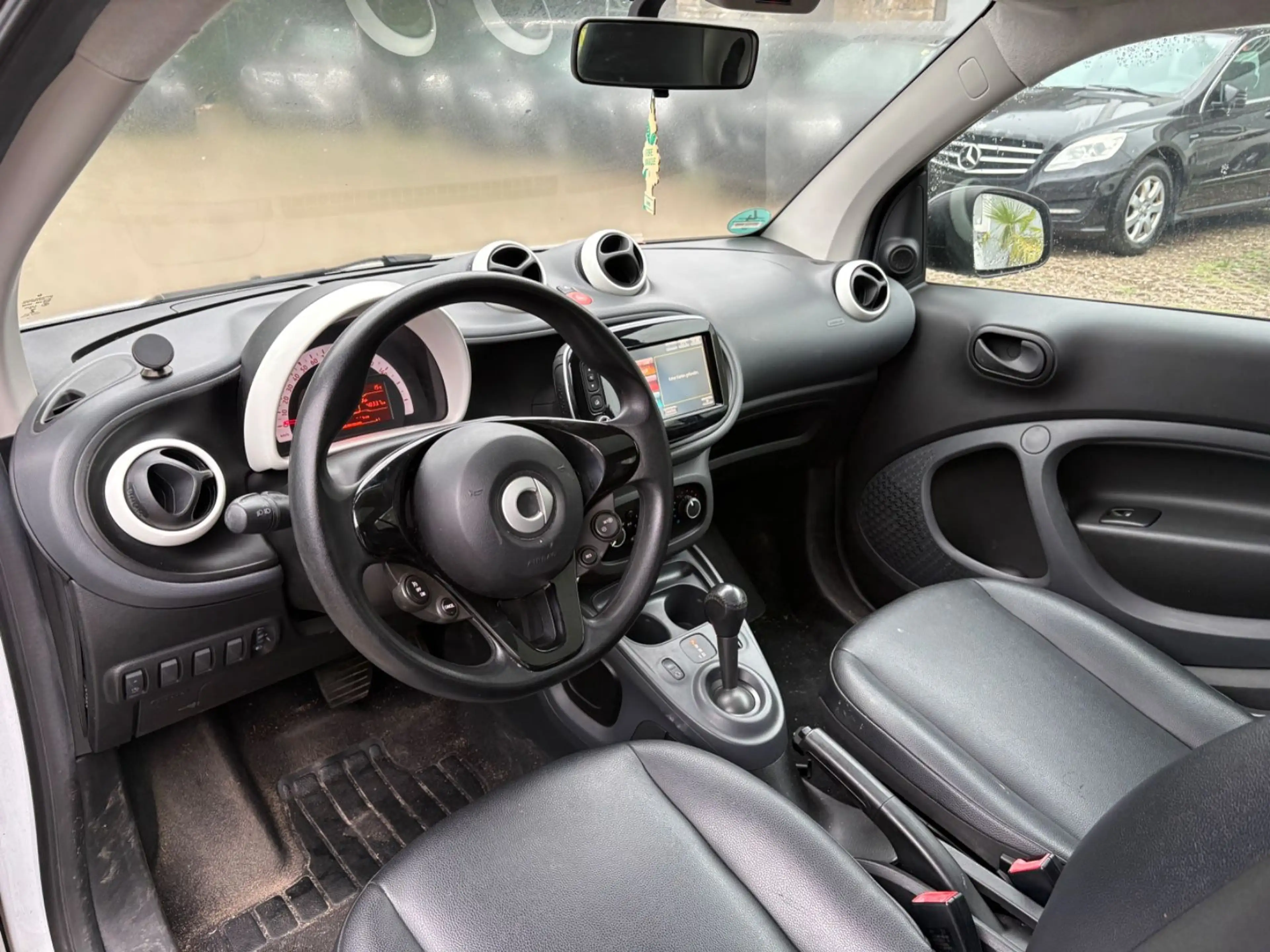 smart forTwo fortwo coupe Basis 52 kW TWINAMIC — photo 14