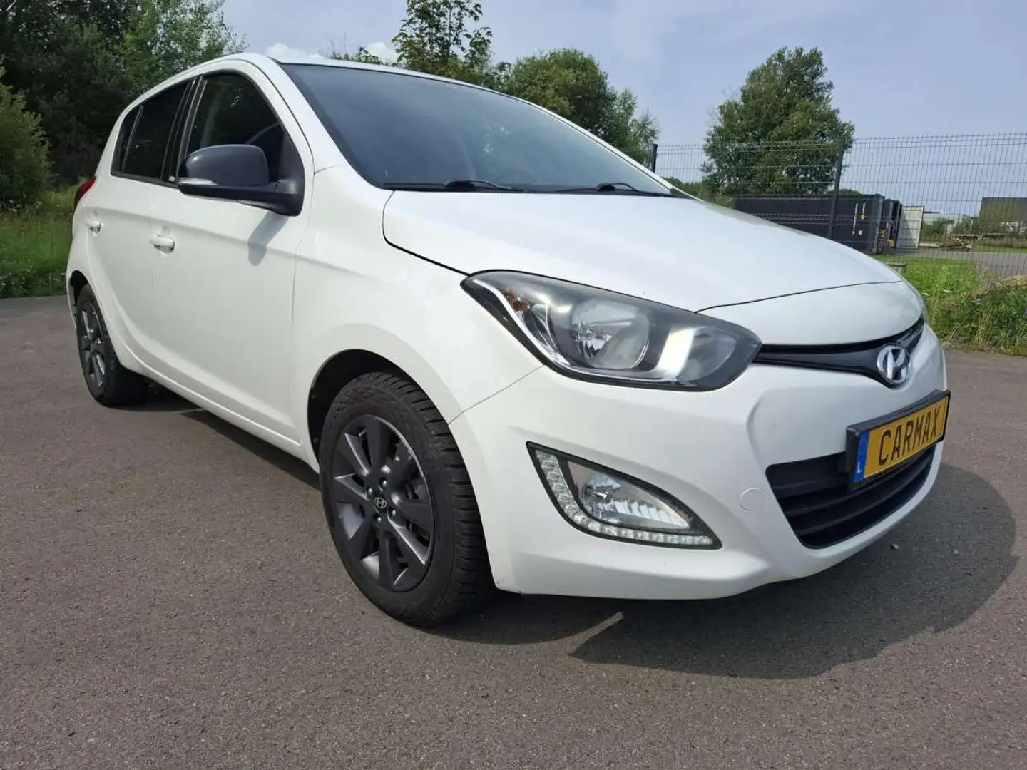 Hyundai i20 1.1 CRDI Bluedrive Active Alb - 1