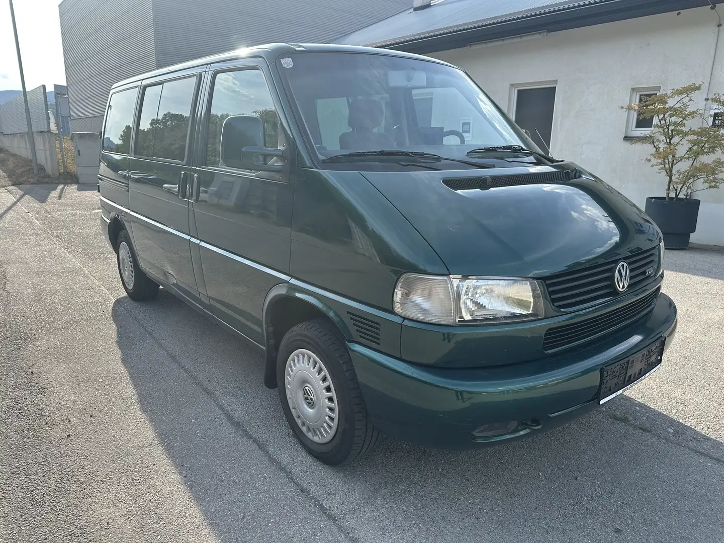 Volkswagen T4 Caravelle Coach Grün - 2