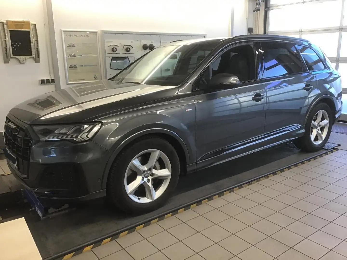 Audi Q7 50 TDI quattro tiptronic S-Line |Matrix|Luft Šedá - 2