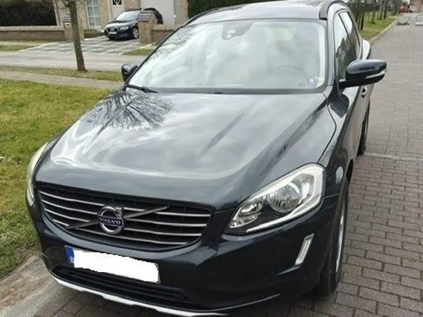 Volvo XC60 XC60 D3 Kinetic Gris - 1
